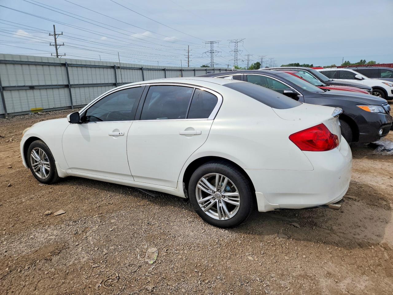 2013 Infiniti G37 Sedan X Белый vin: JN1CV6AR5DM750090