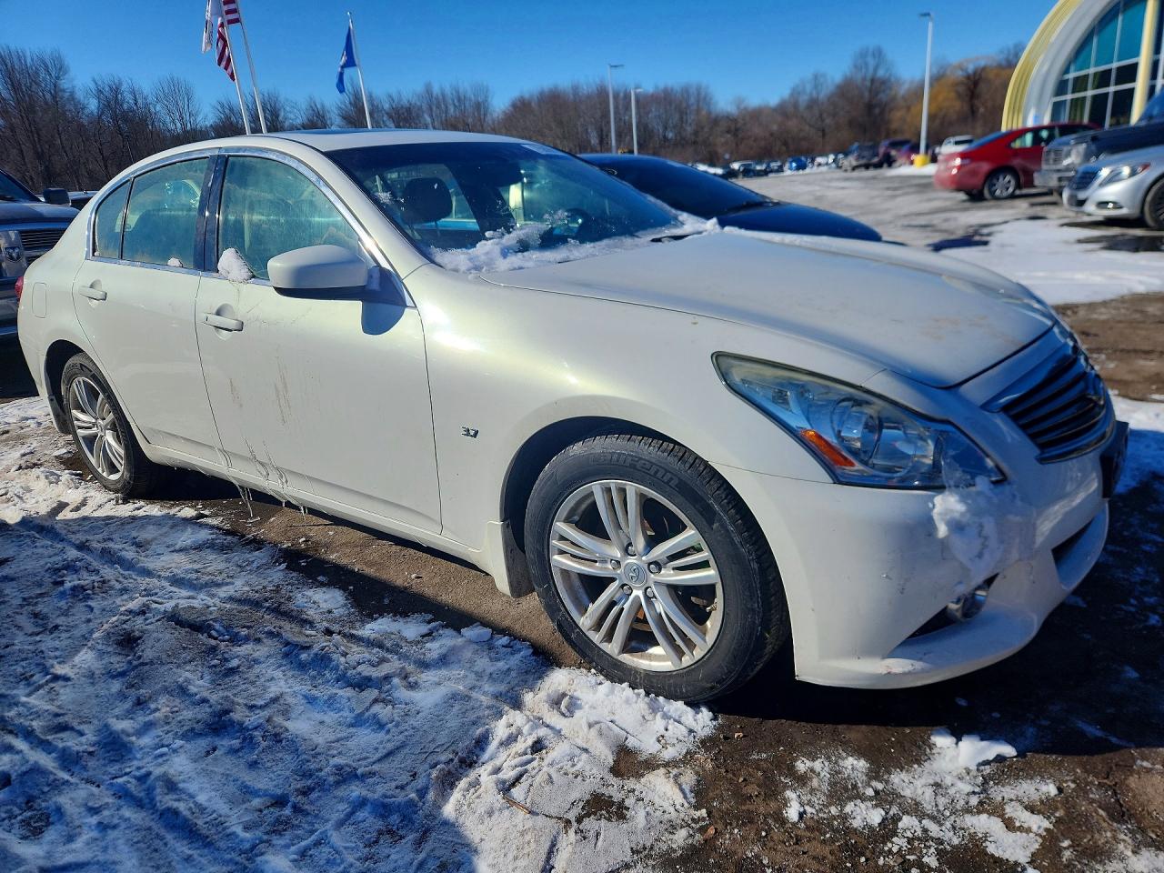 2015 Infiniti Q40 White vin: JN1CV6AR5FM650722