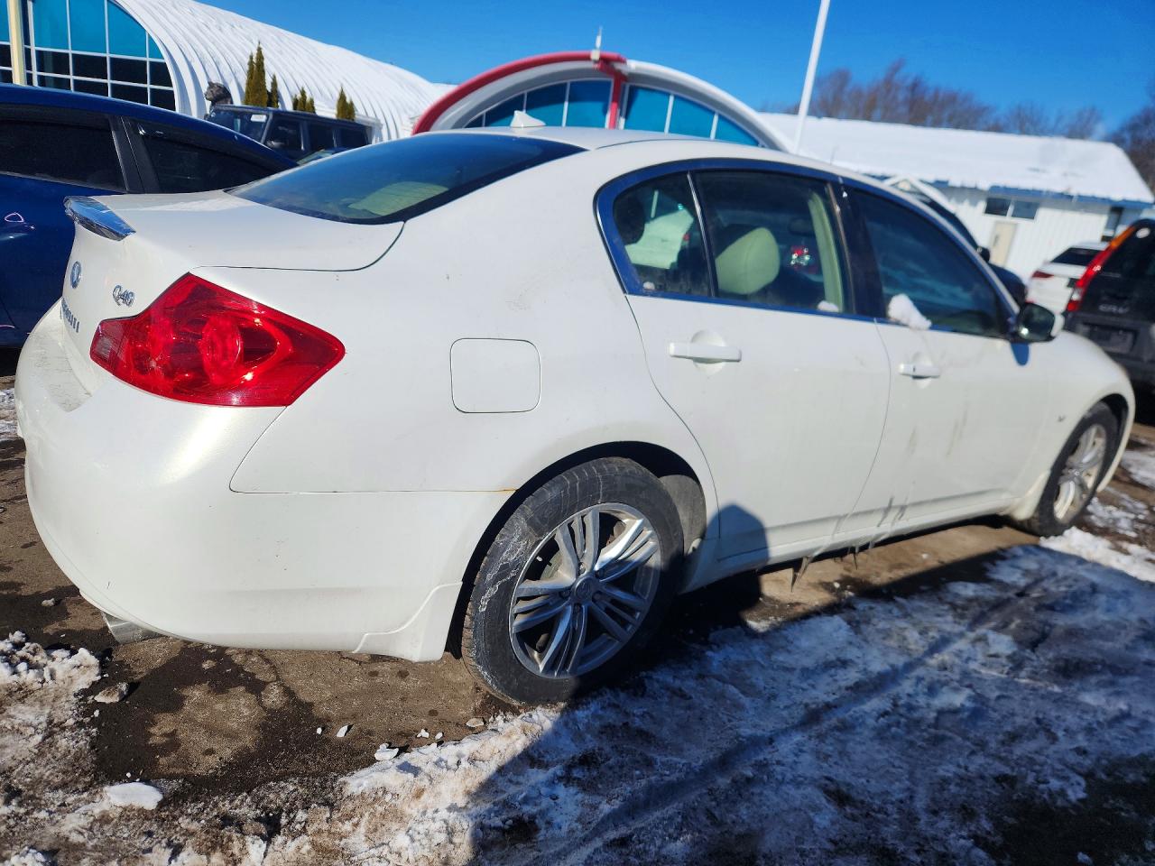 2015 Infiniti Q40 White vin: JN1CV6AR5FM650722