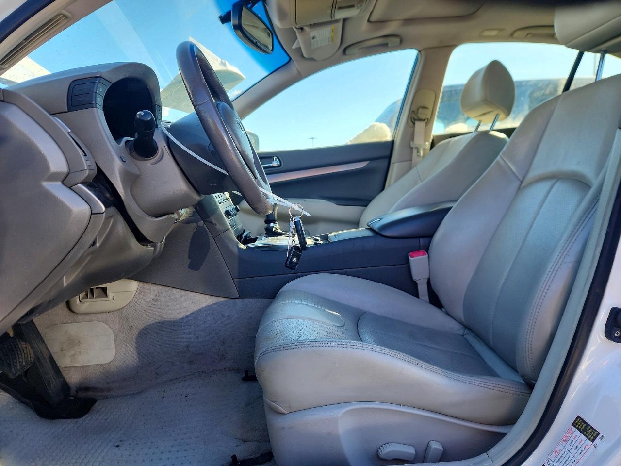 2015 Infiniti Q40 White vin: JN1CV6AR5FM650722