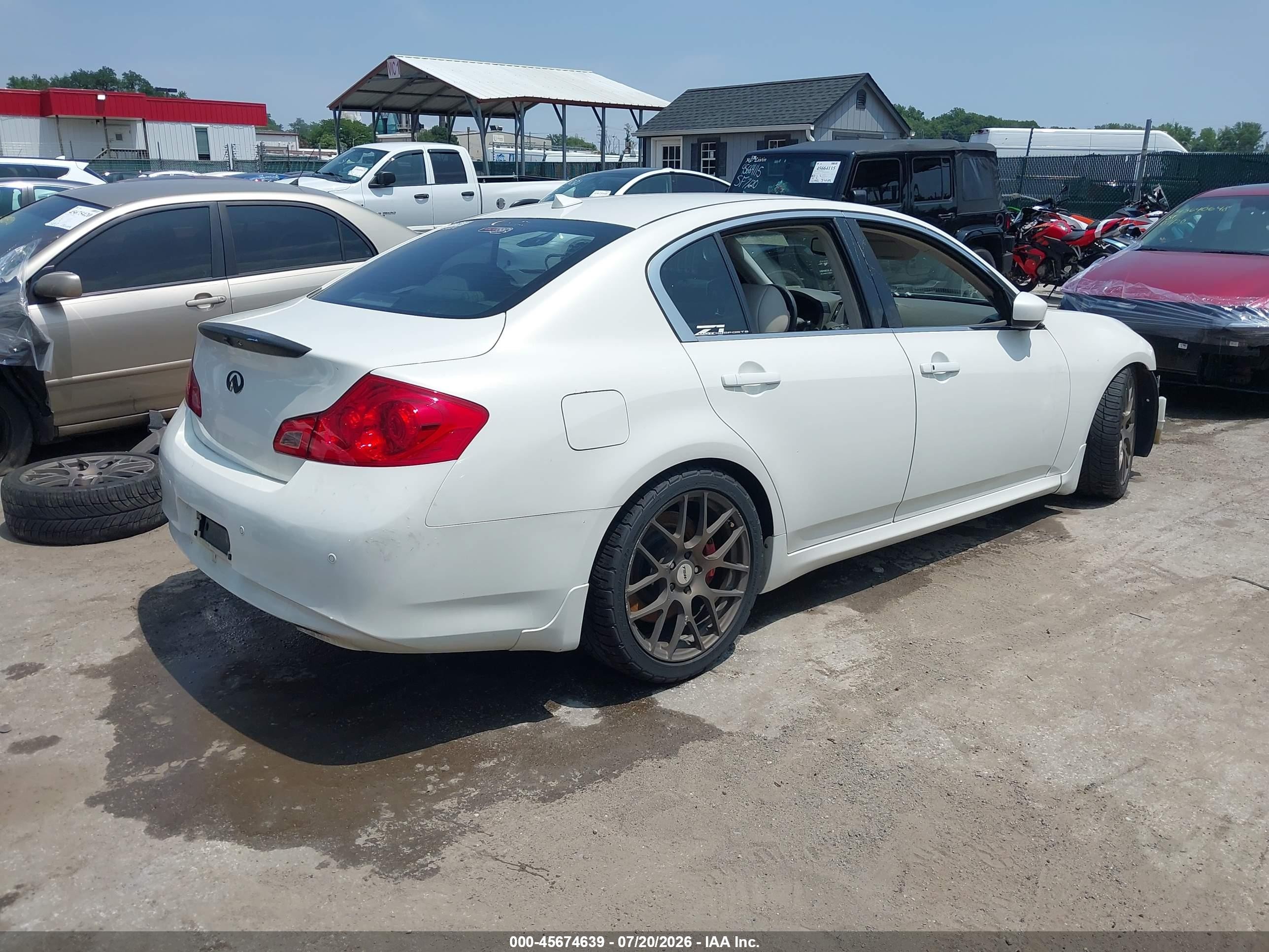 2010 Infiniti G37x   White vin: JN1CV6AR6AM254890