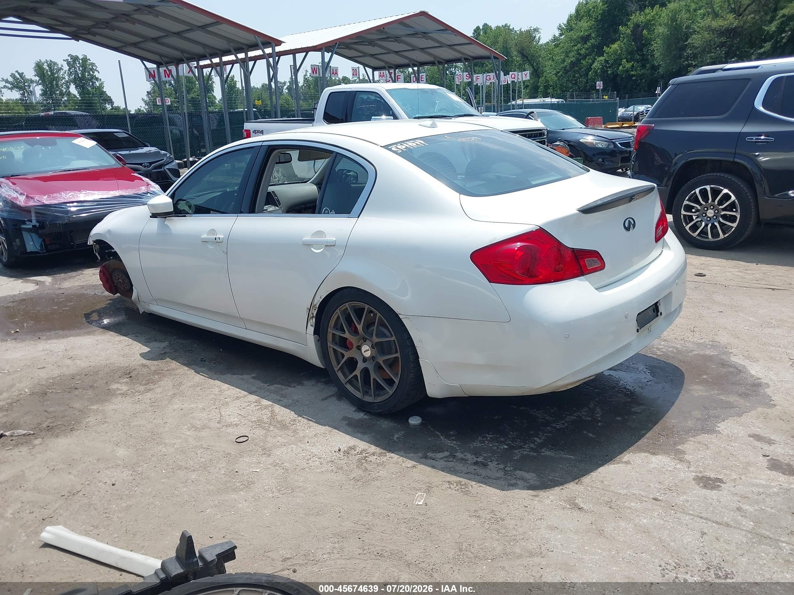 2010 Infiniti G37x   White vin: JN1CV6AR6AM254890