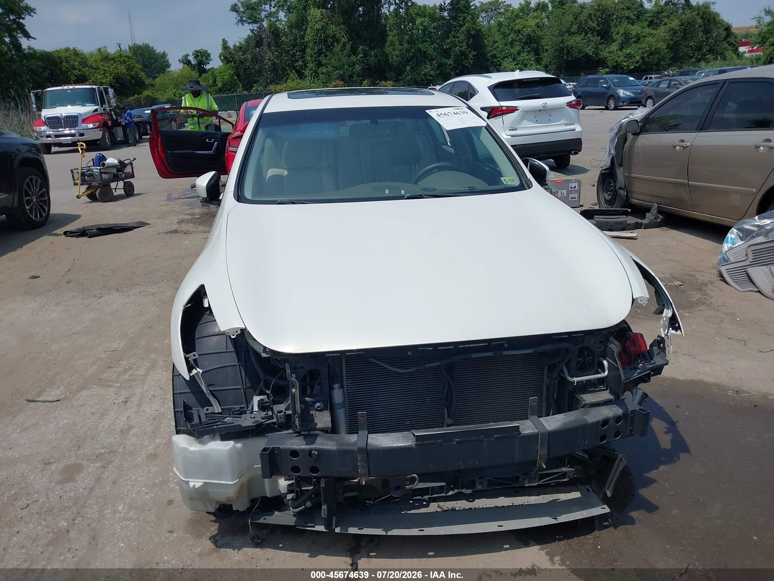 2010 Infiniti G37x   White vin: JN1CV6AR6AM254890