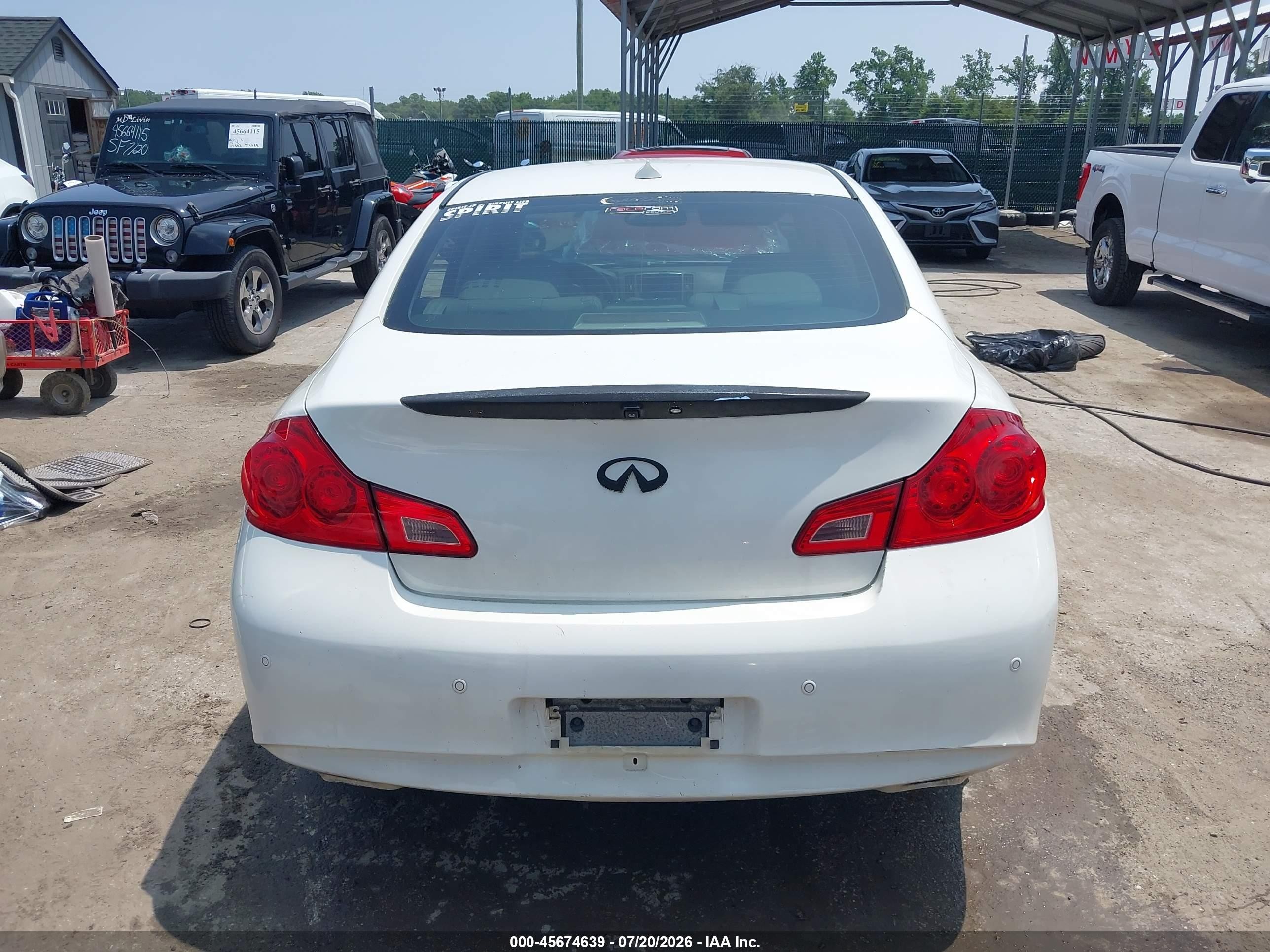 2010 Infiniti G37x   White vin: JN1CV6AR6AM254890