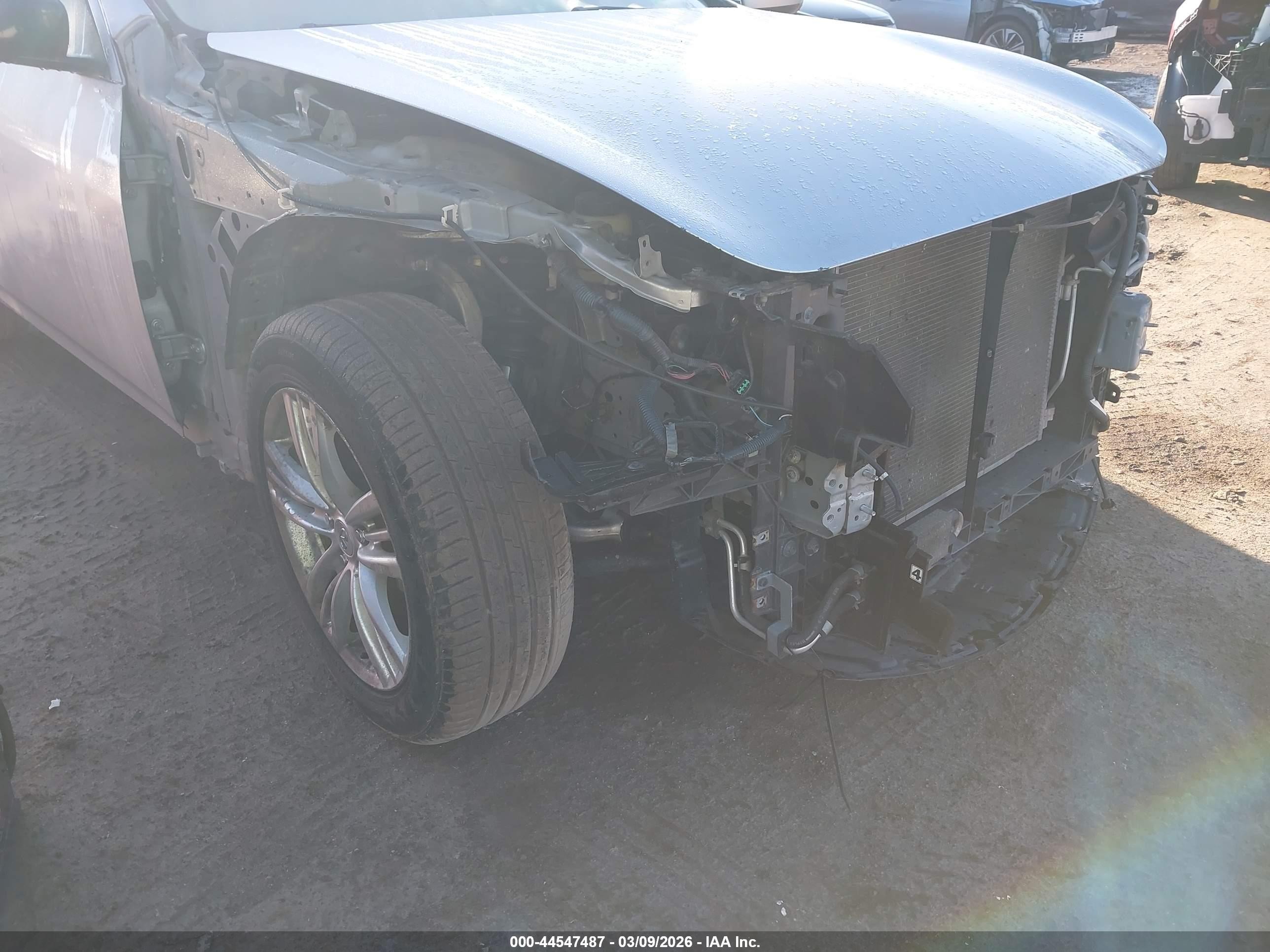 2010 Infiniti G37x   Серебряный vin: JN1CV6AR6AM452529