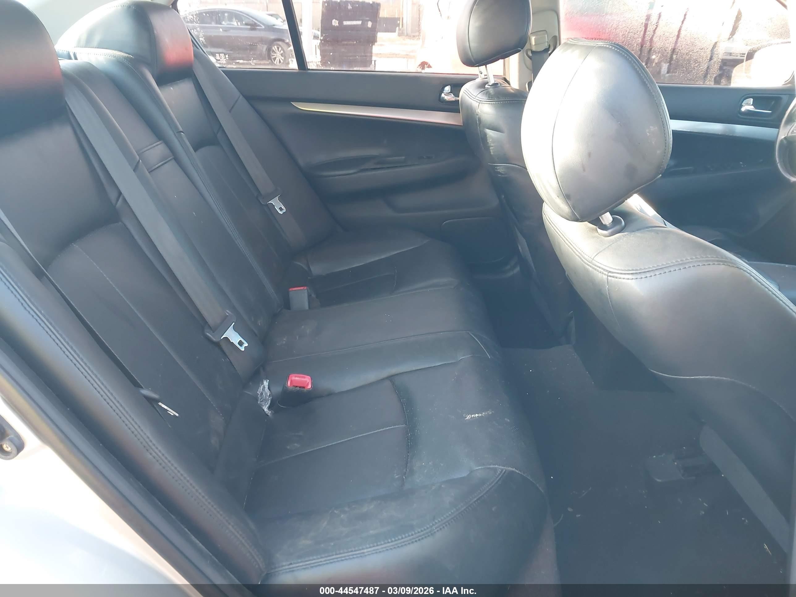 2010 Infiniti G37x   Серебряный vin: JN1CV6AR6AM452529
