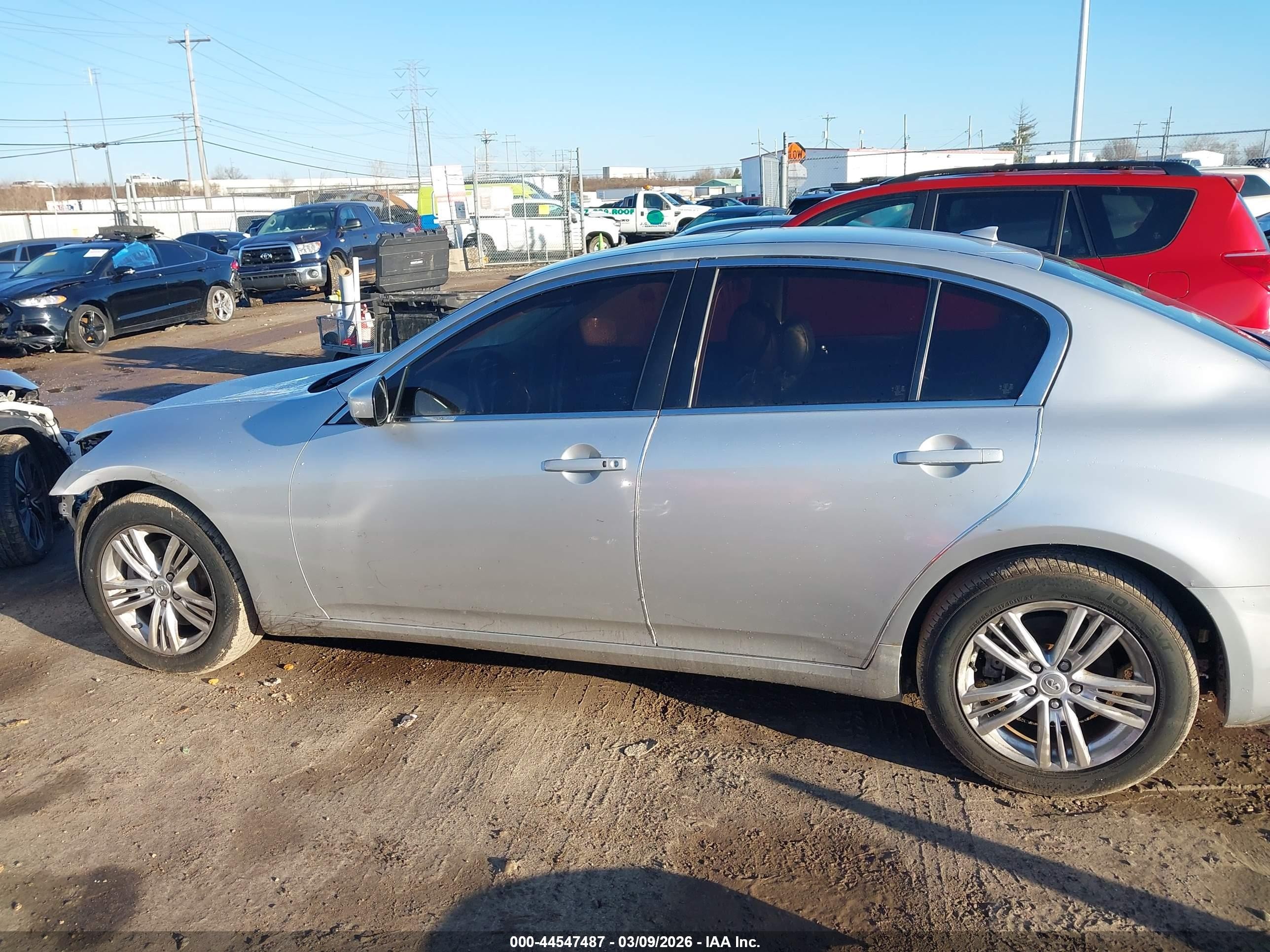 2010 Infiniti G37x   Серебряный vin: JN1CV6AR6AM452529