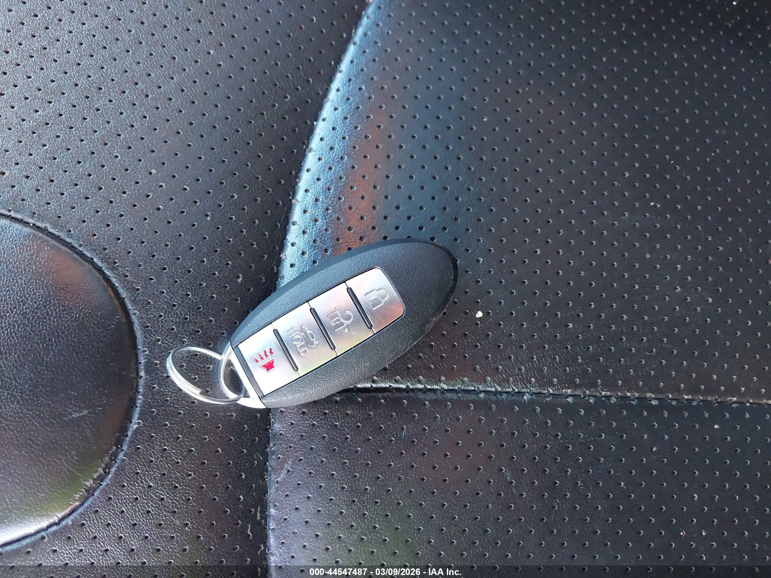 2010 Infiniti G37x   Серебряный vin: JN1CV6AR6AM452529