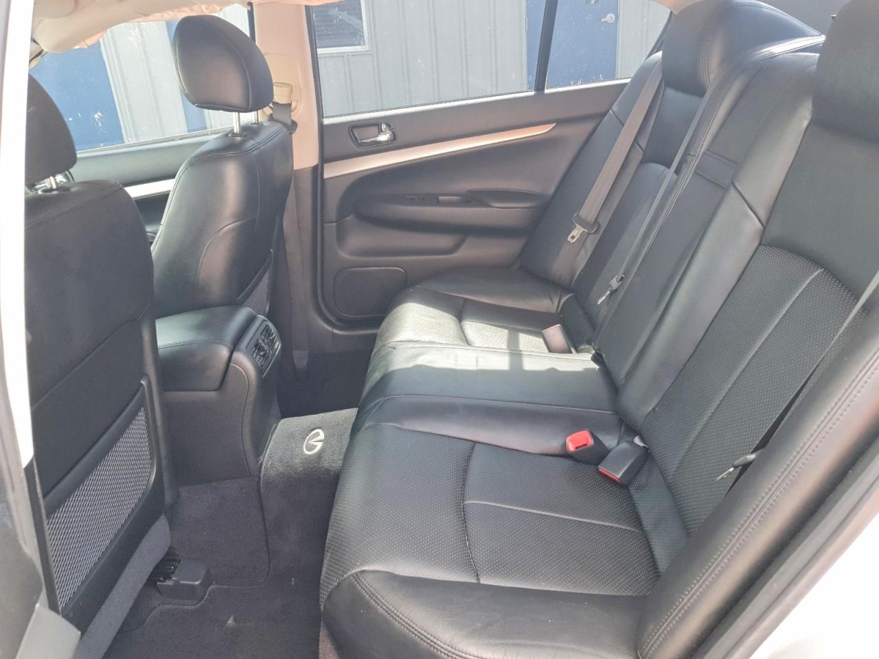 2010 Infiniti G37 Sedan X Silver vin: JN1CV6AR6AM452580