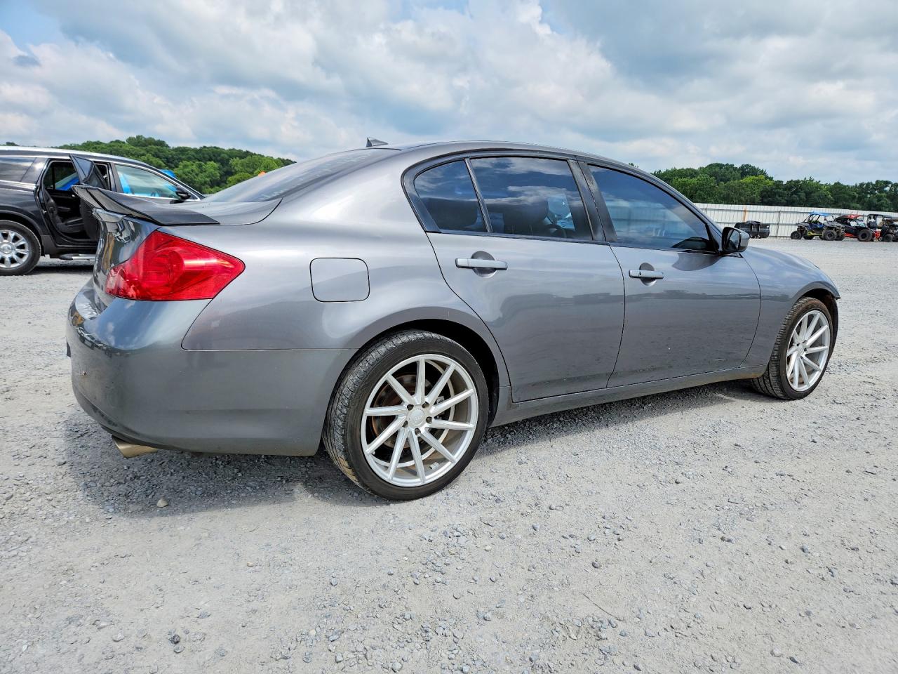 2011 Infiniti G37 Sedan X Серый vin: JN1CV6AR6BM402201