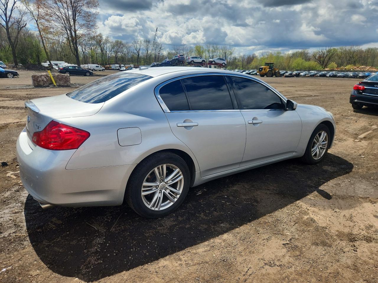 2013 Infiniti G37 Sedan X Серебряный vin: JN1CV6AR6DM355237