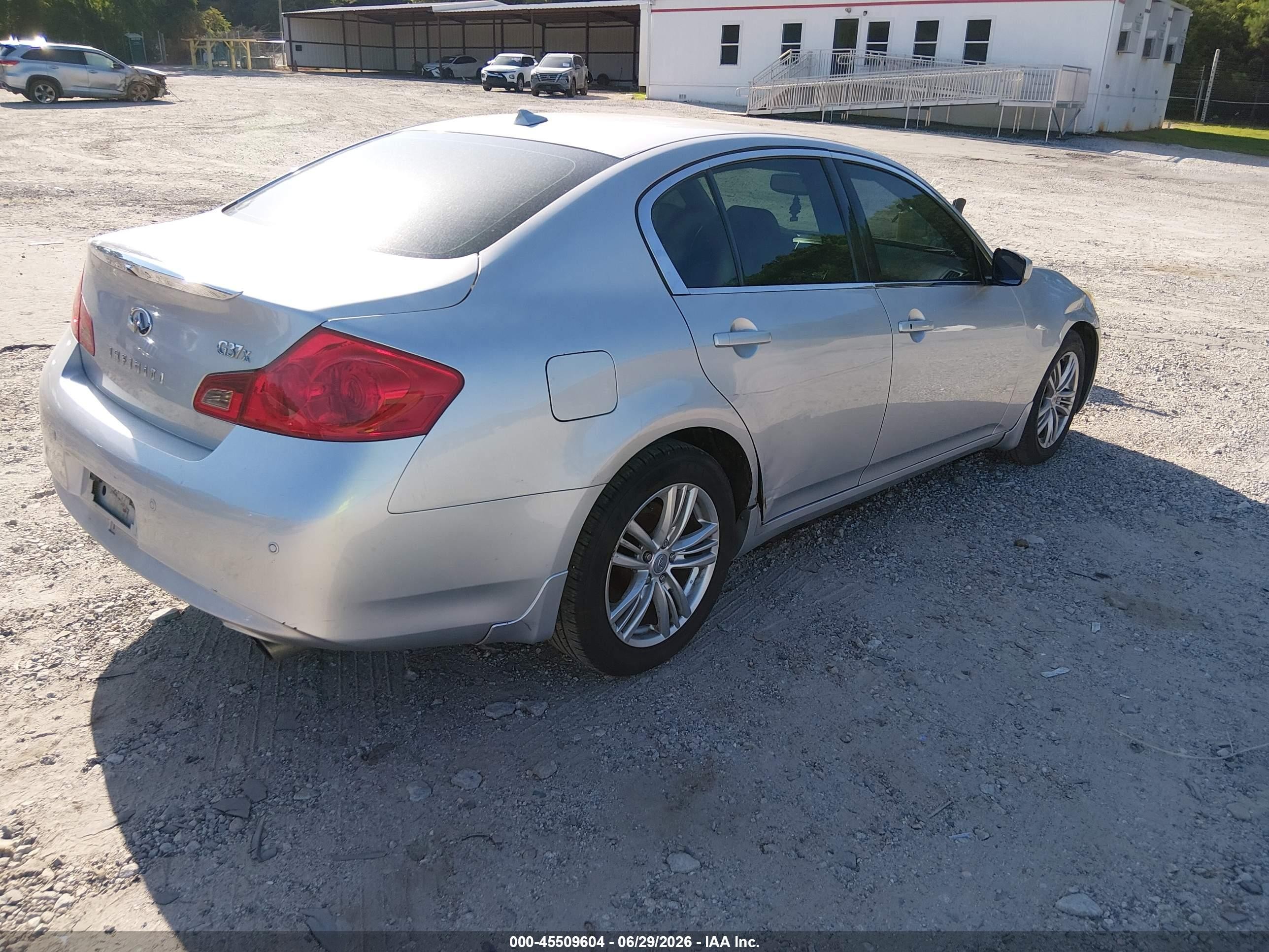 2013 Infiniti G37x   Серебряный vin: JN1CV6AR6DM758862