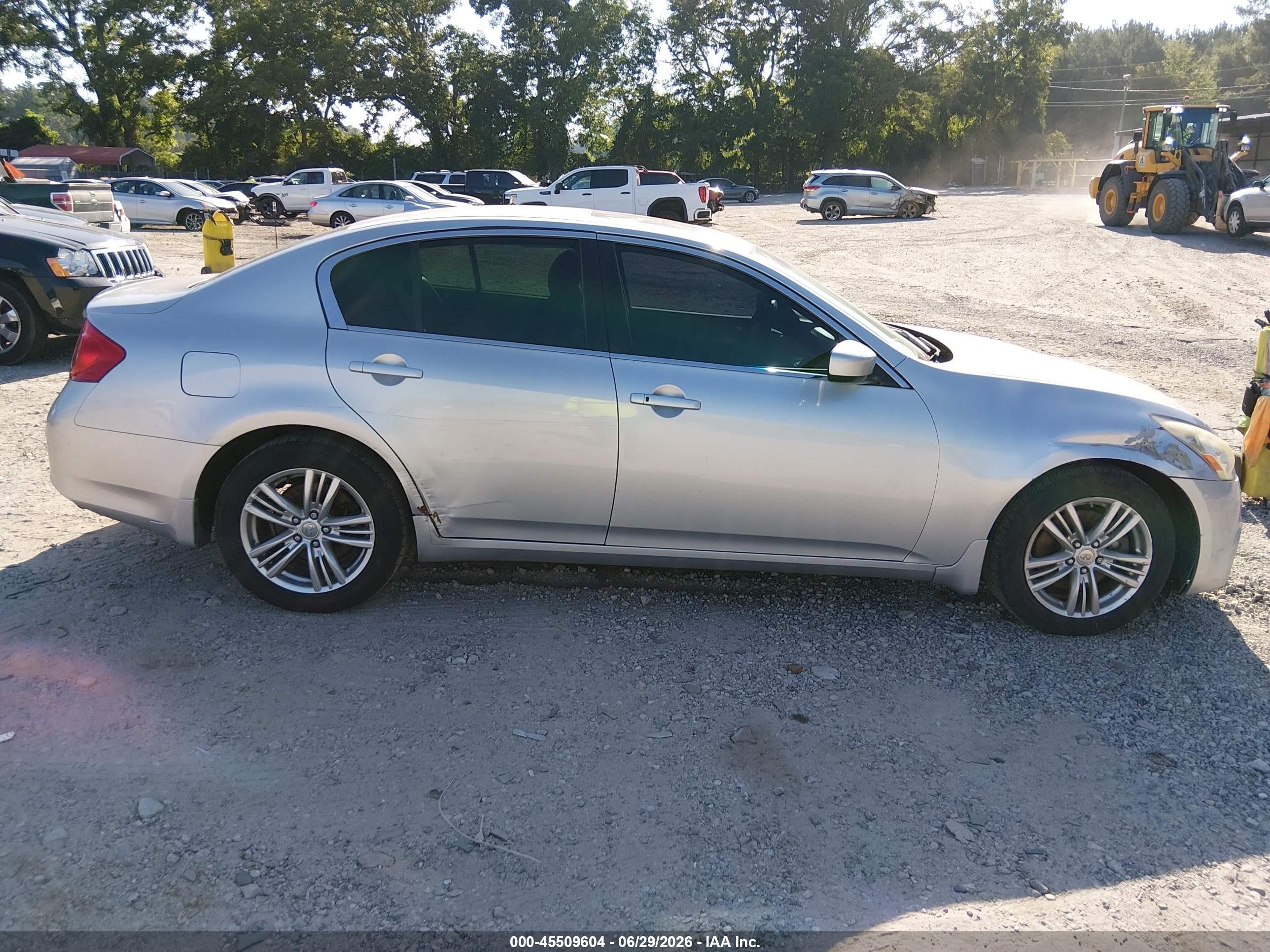 2013 Infiniti G37x   Серебряный vin: JN1CV6AR6DM758862