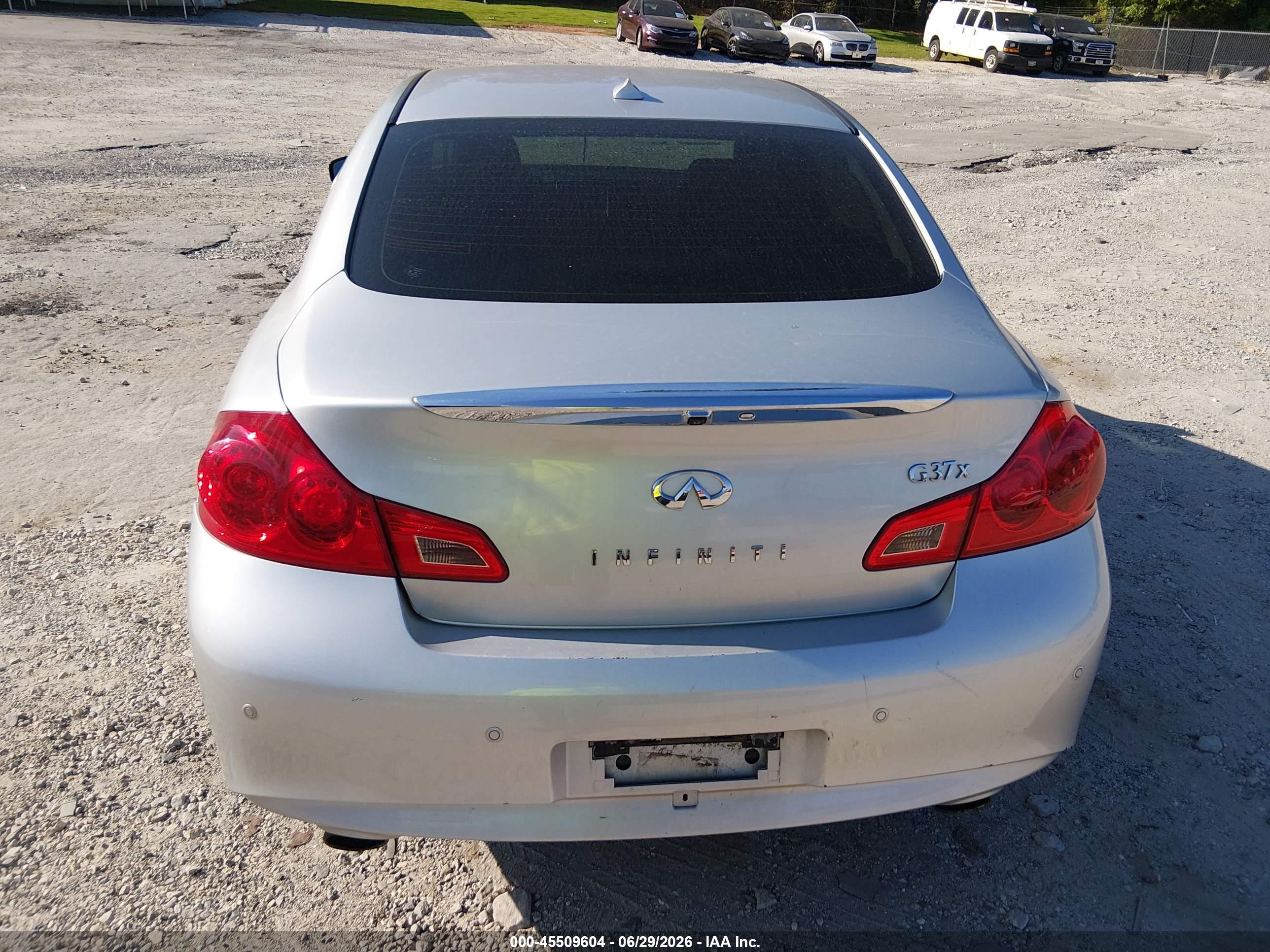 2013 Infiniti G37x   Серебряный vin: JN1CV6AR6DM758862