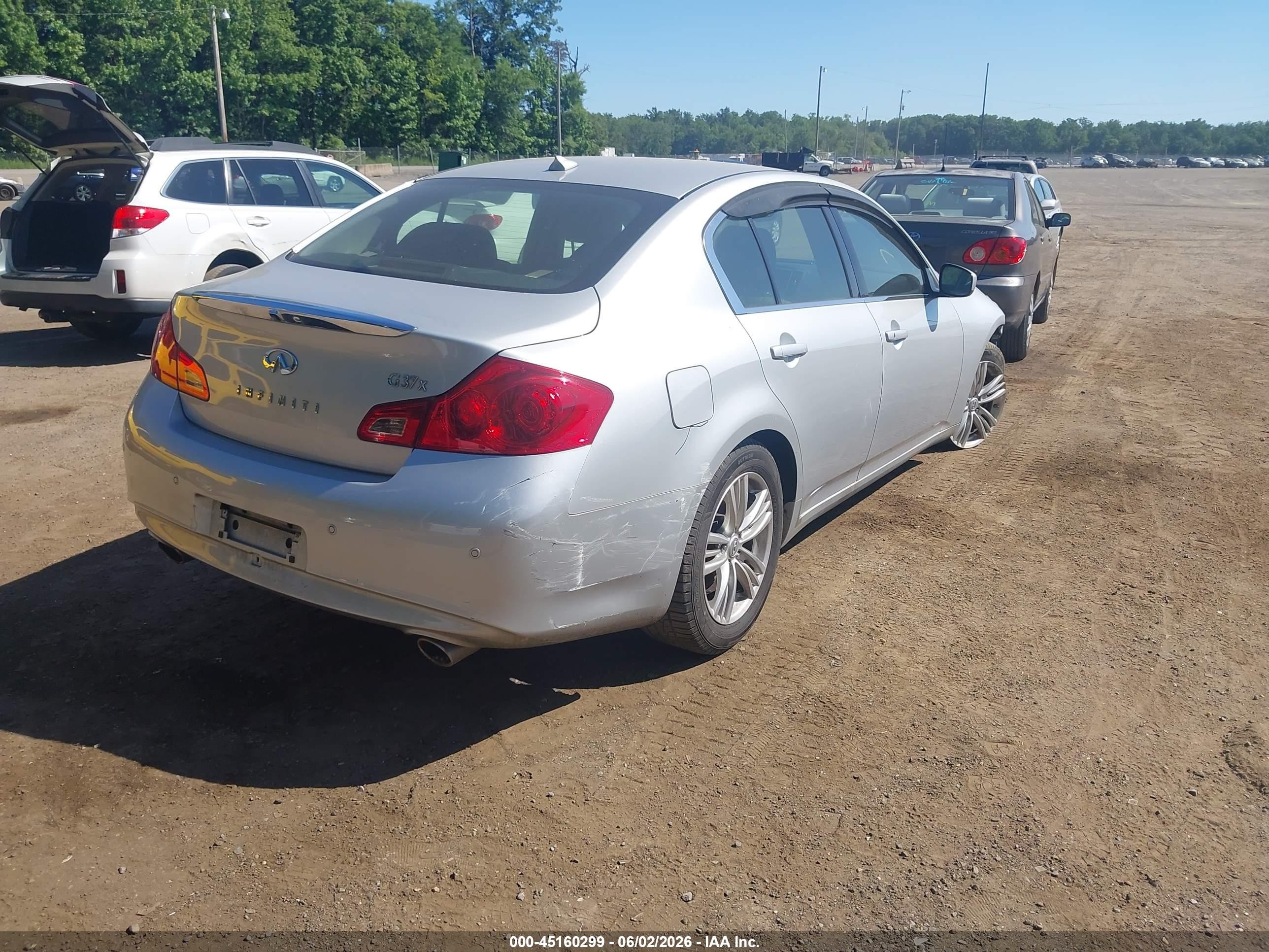2013 Infiniti G37x   Серебряный vin: JN1CV6AR6DM765679