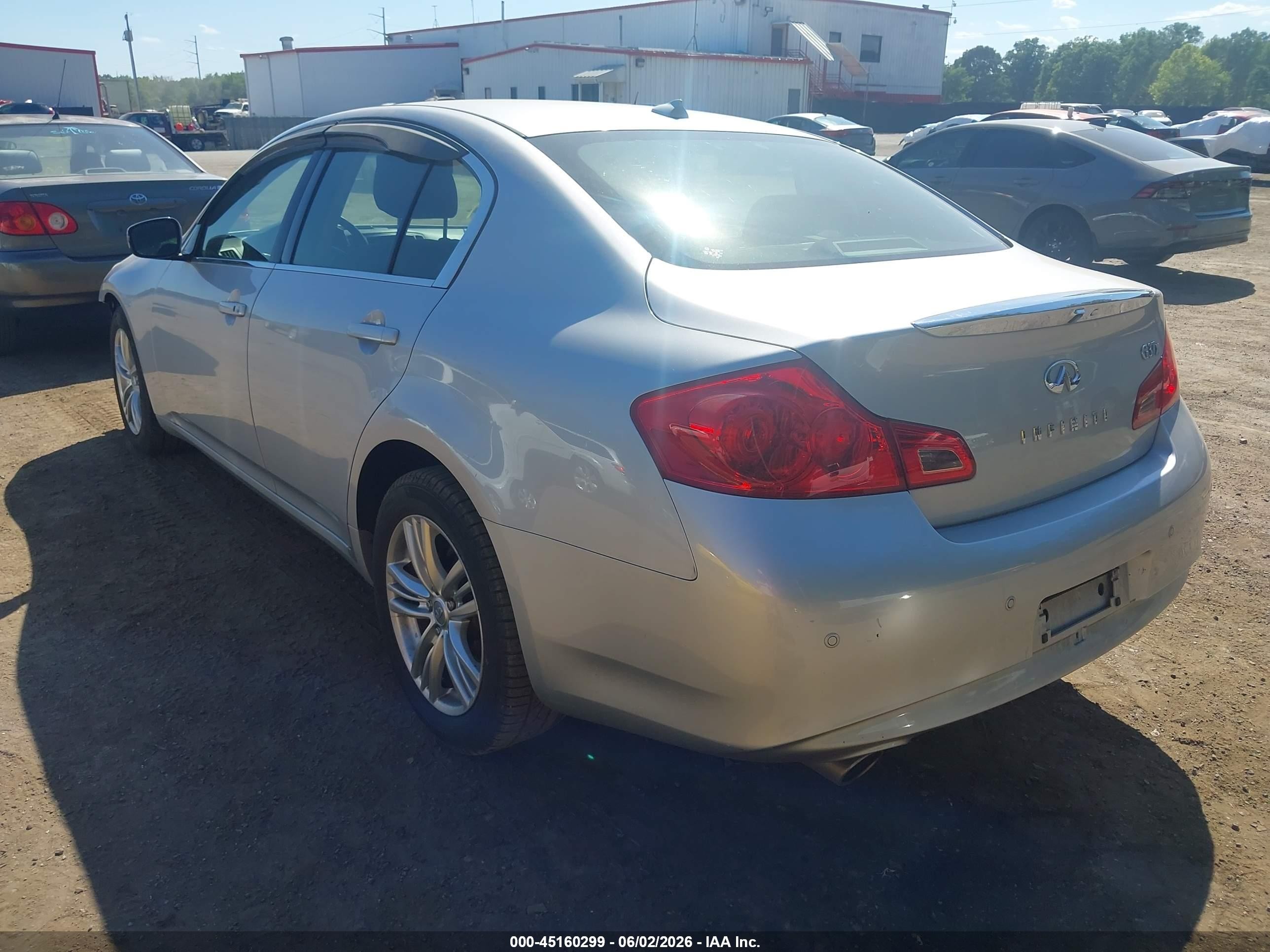 2013 Infiniti G37x   Серебряный vin: JN1CV6AR6DM765679