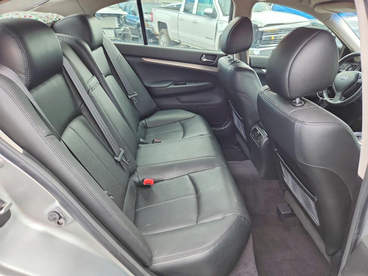 2010 Infiniti G37 Sedan X Silver vin: JN1CV6AR7AM454015