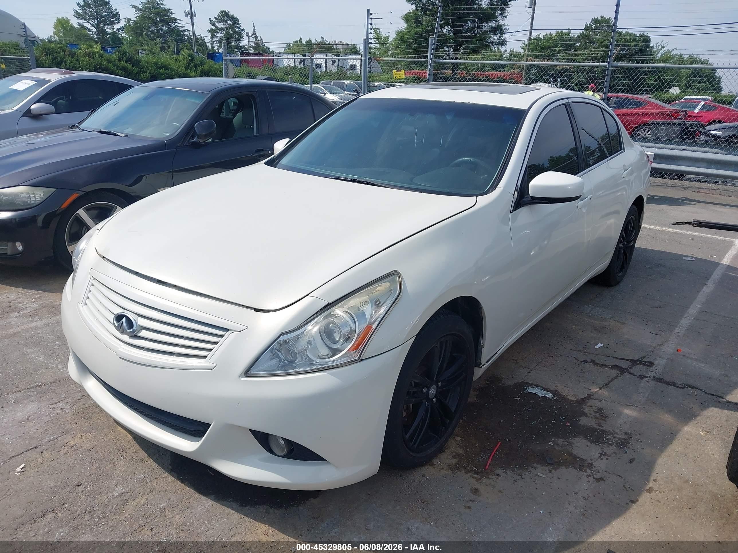 2010 Infiniti G37x   White vin: JN1CV6AR7AM460834