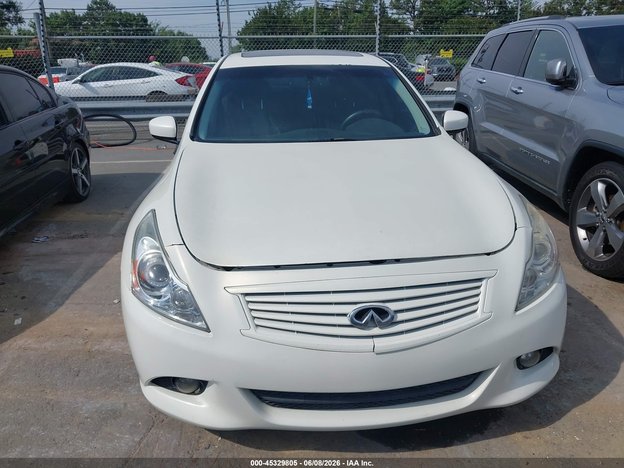 2010 Infiniti G37x   White vin: JN1CV6AR7AM460834