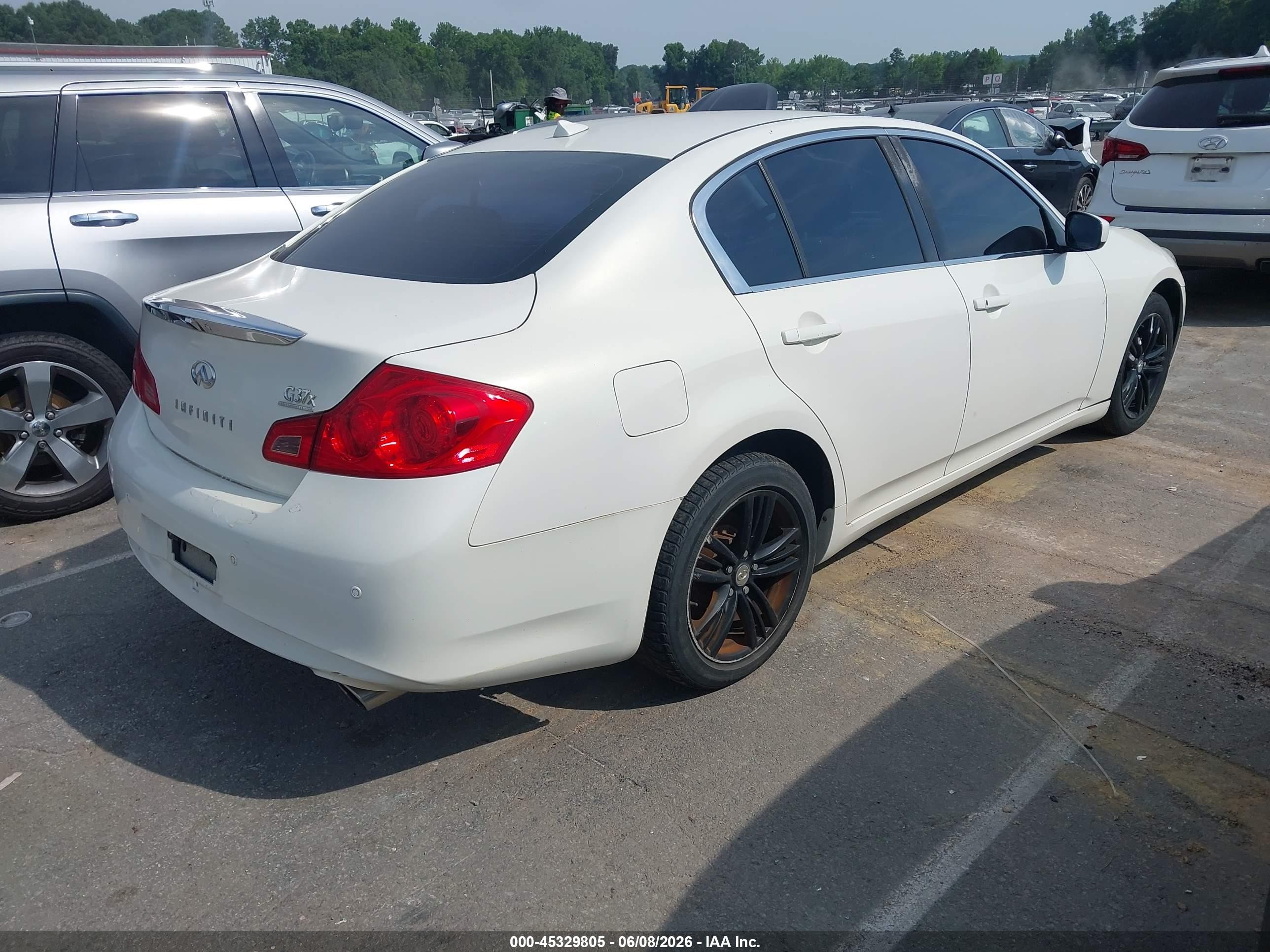 2010 Infiniti G37x   White vin: JN1CV6AR7AM460834