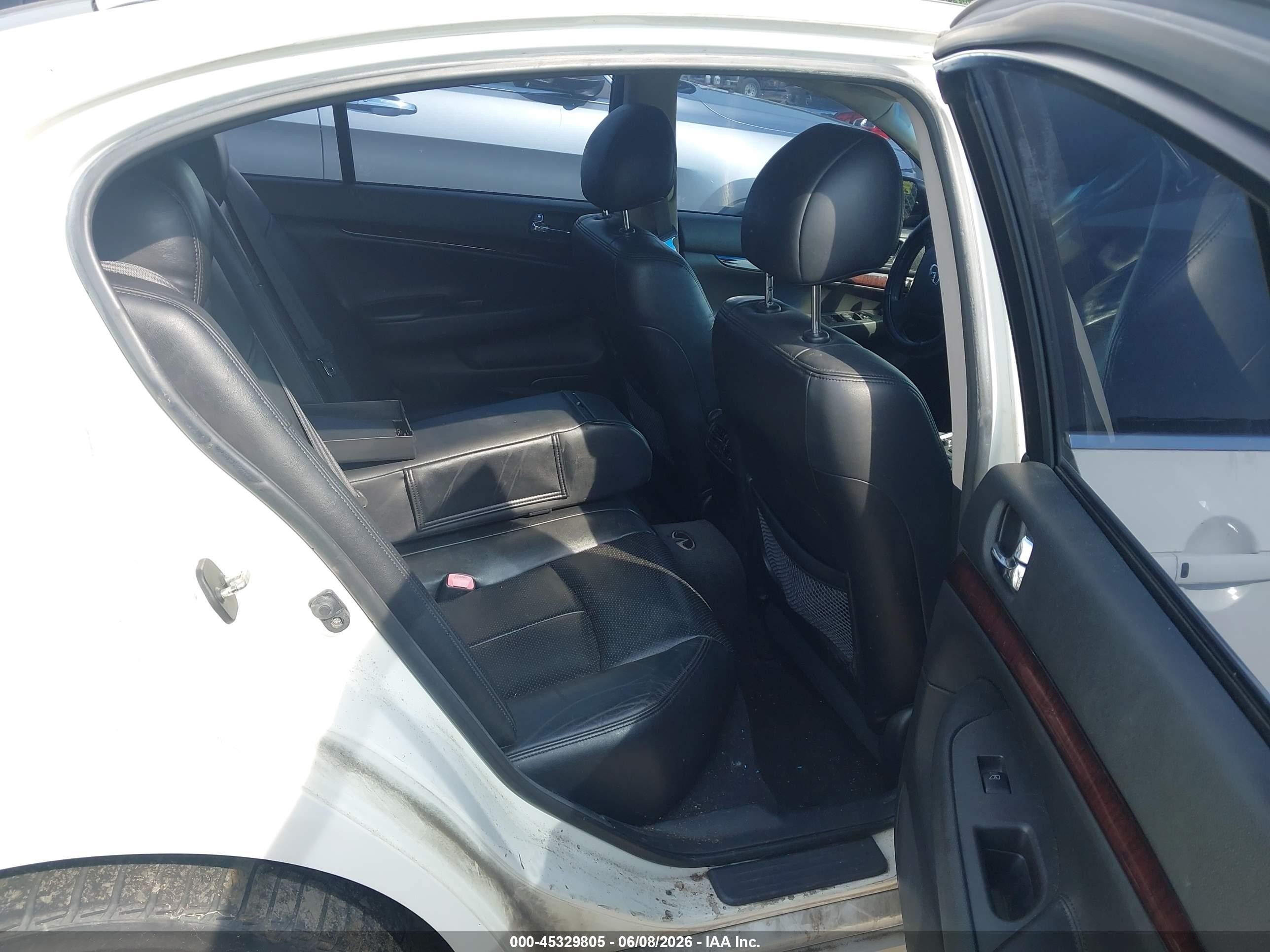 2010 Infiniti G37x   White vin: JN1CV6AR7AM460834