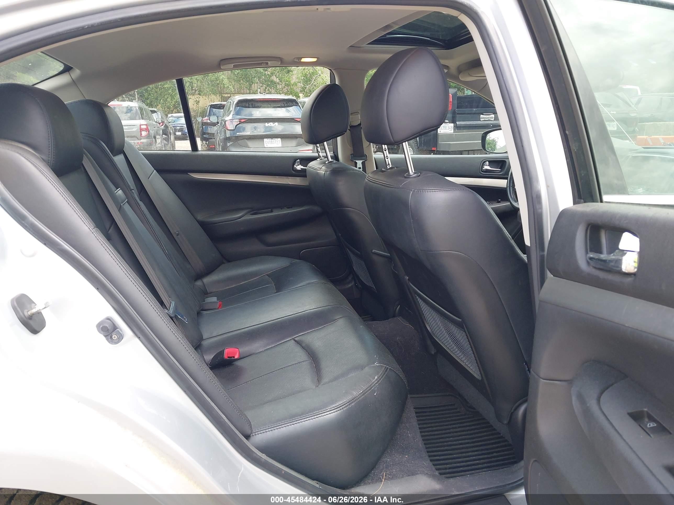2013 Infiniti G37x   Silver vin: JN1CV6AR7DM357384