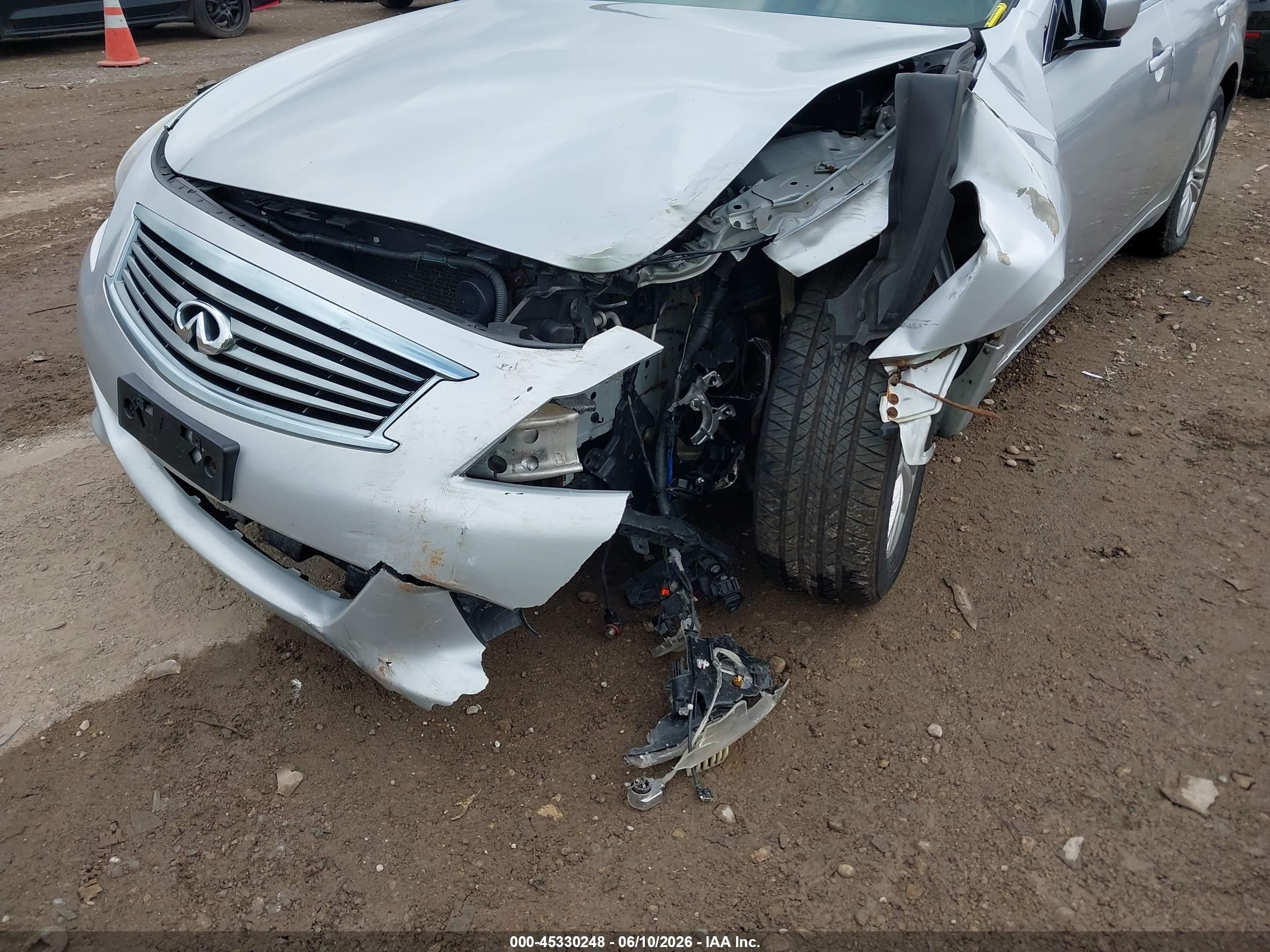 2013 Infiniti G37x   Серебряный vin: JN1CV6AR7DM358812