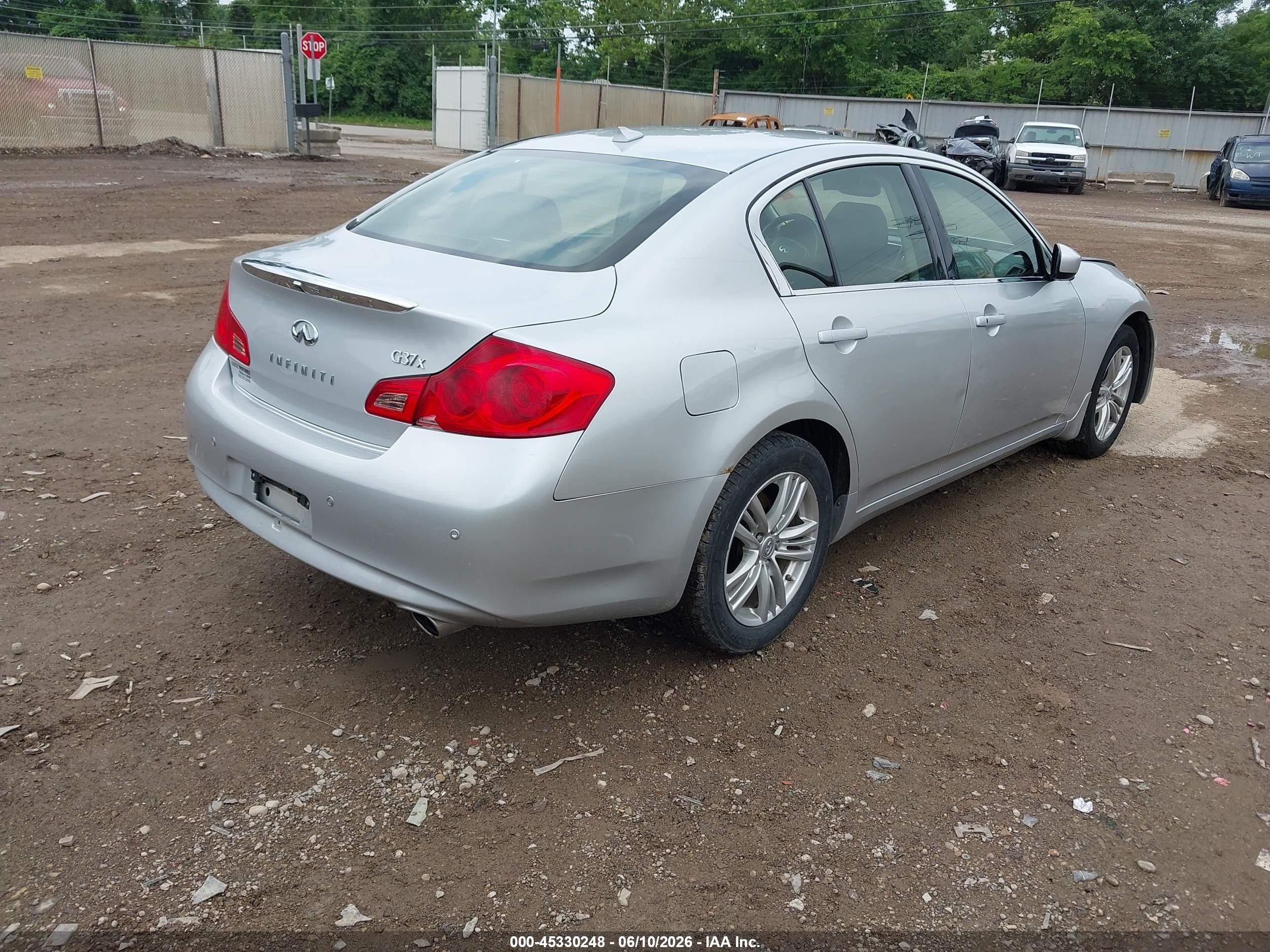 2013 Infiniti G37x   Серебряный vin: JN1CV6AR7DM358812
