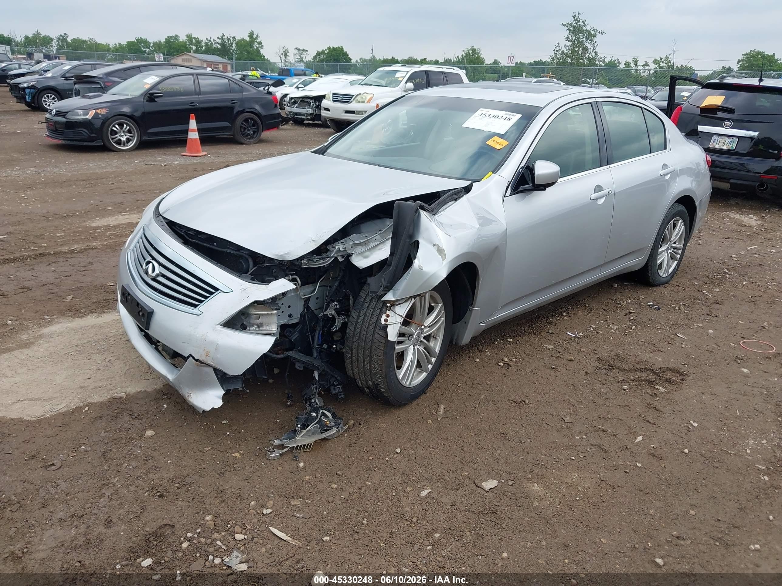 2013 Infiniti G37x   Серебряный vin: JN1CV6AR7DM358812