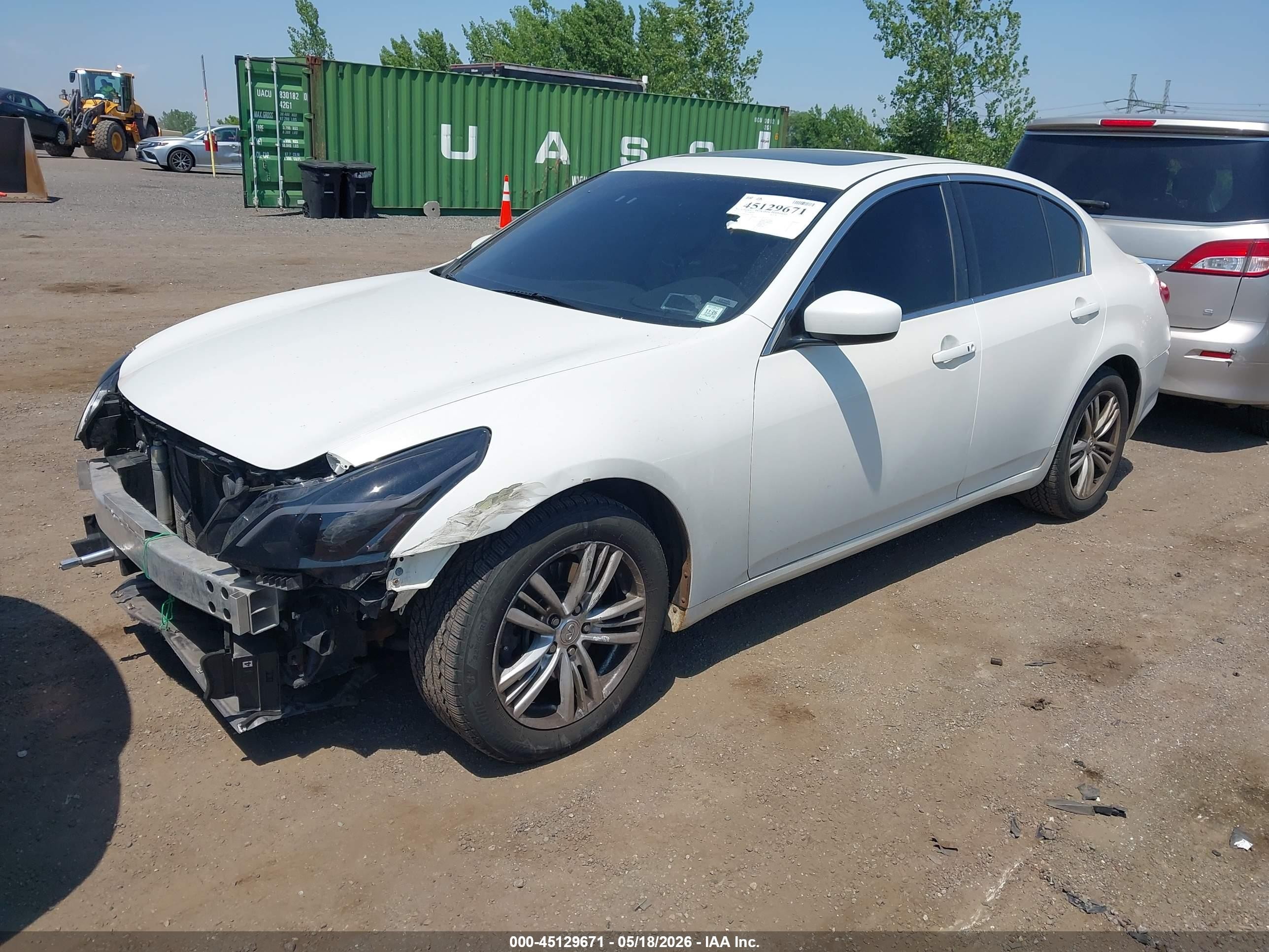 2013 Infiniti G37x   Белый vin: JN1CV6AR7DM359247