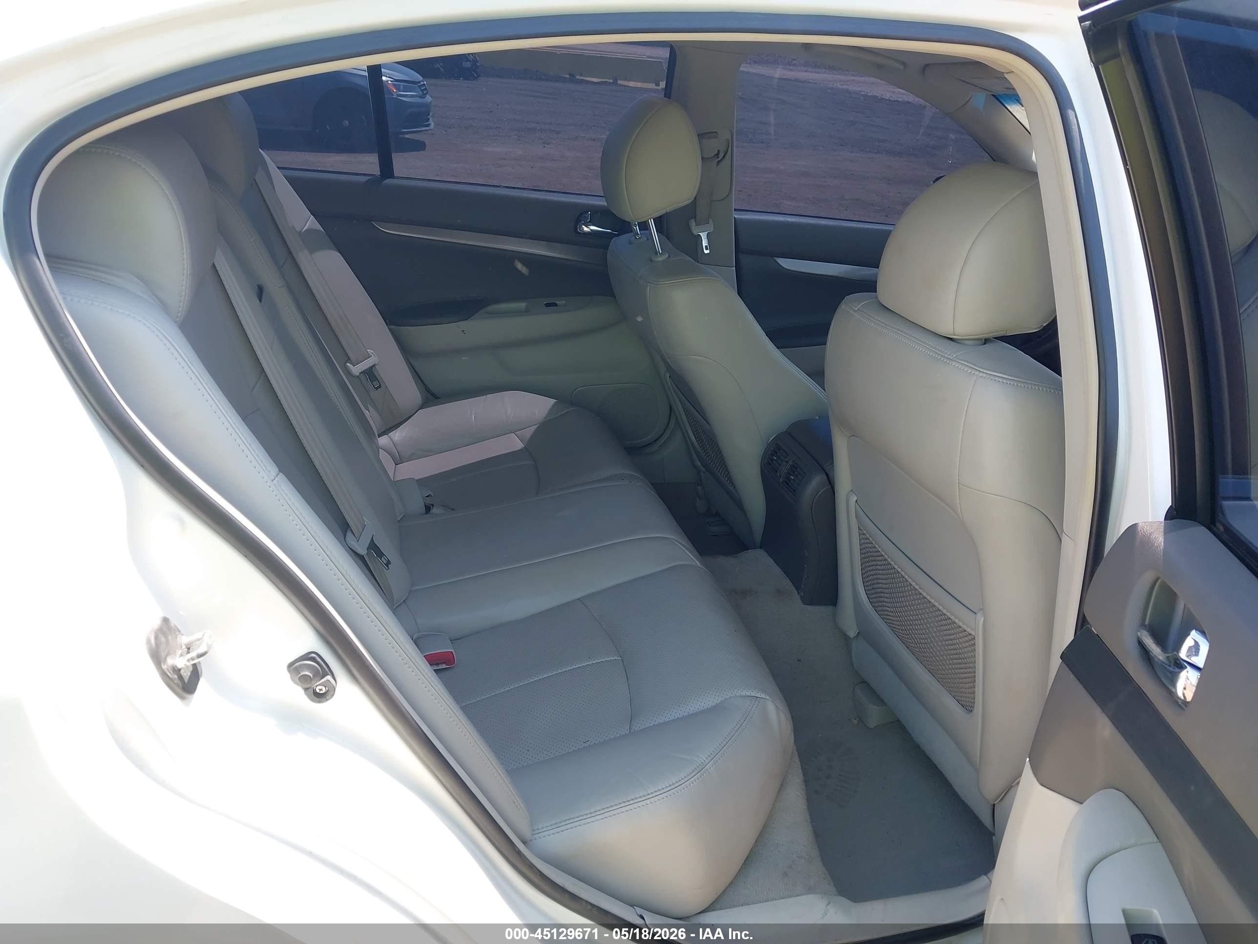 2013 Infiniti G37x   Белый vin: JN1CV6AR7DM359247