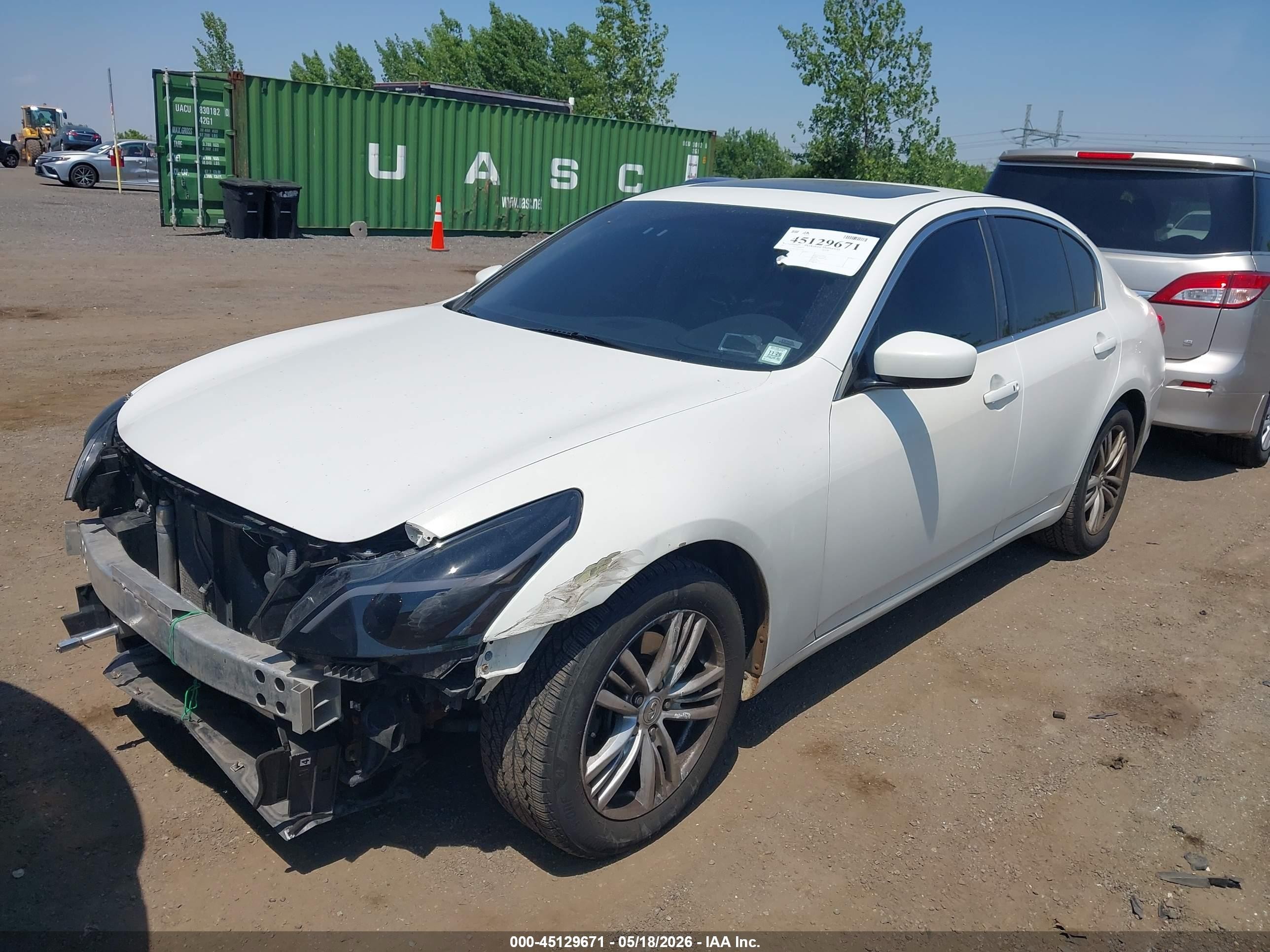 2013 Infiniti G37x   Белый vin: JN1CV6AR7DM359247