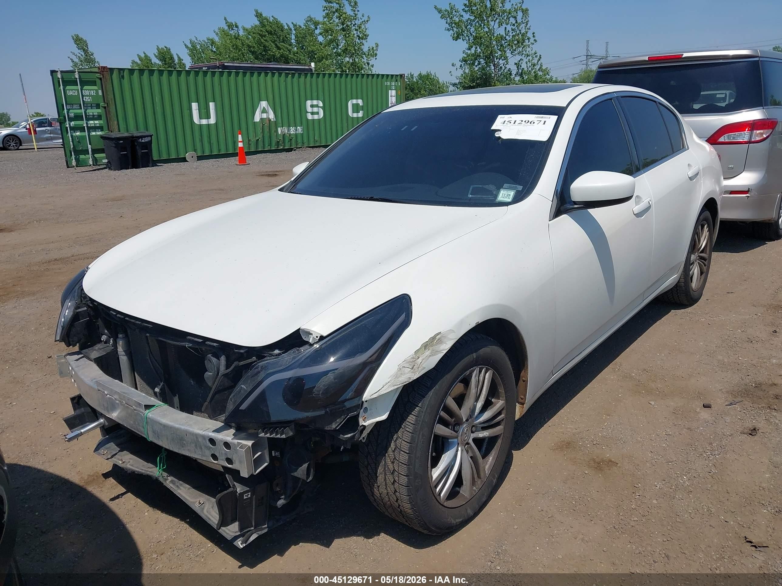 2013 Infiniti G37x   Белый vin: JN1CV6AR7DM359247