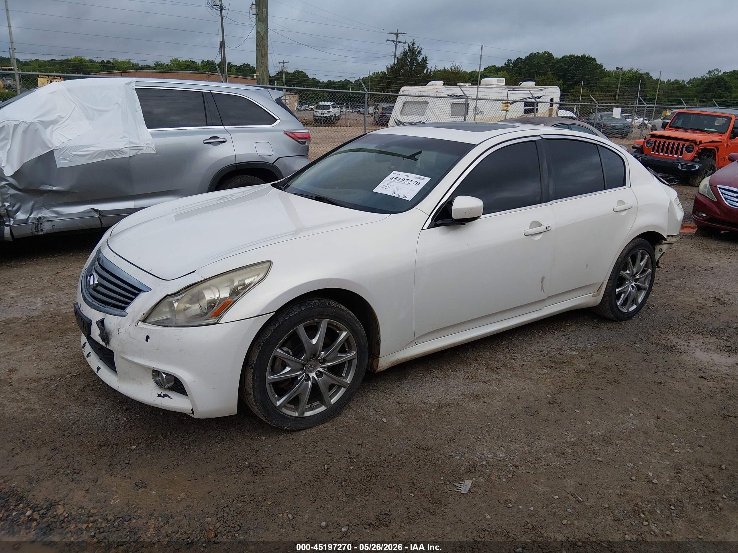 2013 Infiniti G37x   White vin: JN1CV6AR7DM756277