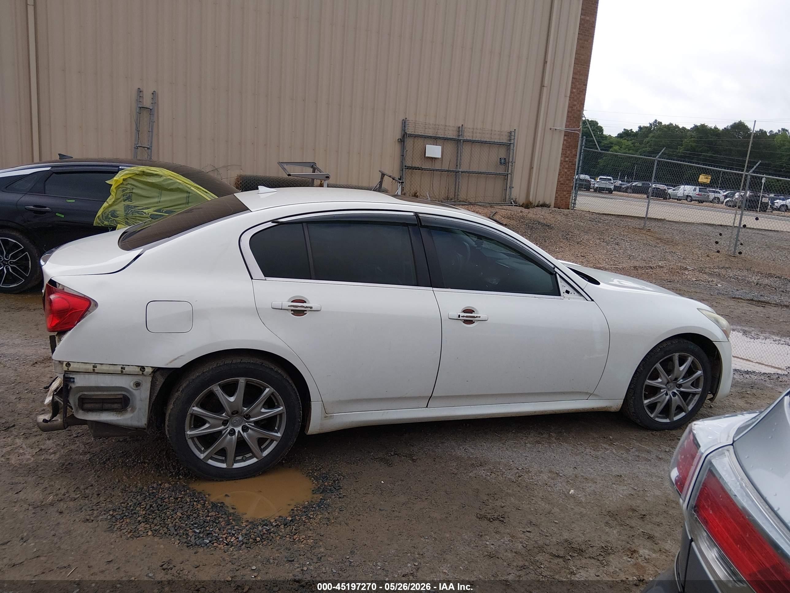2013 Infiniti G37x   White vin: JN1CV6AR7DM756277