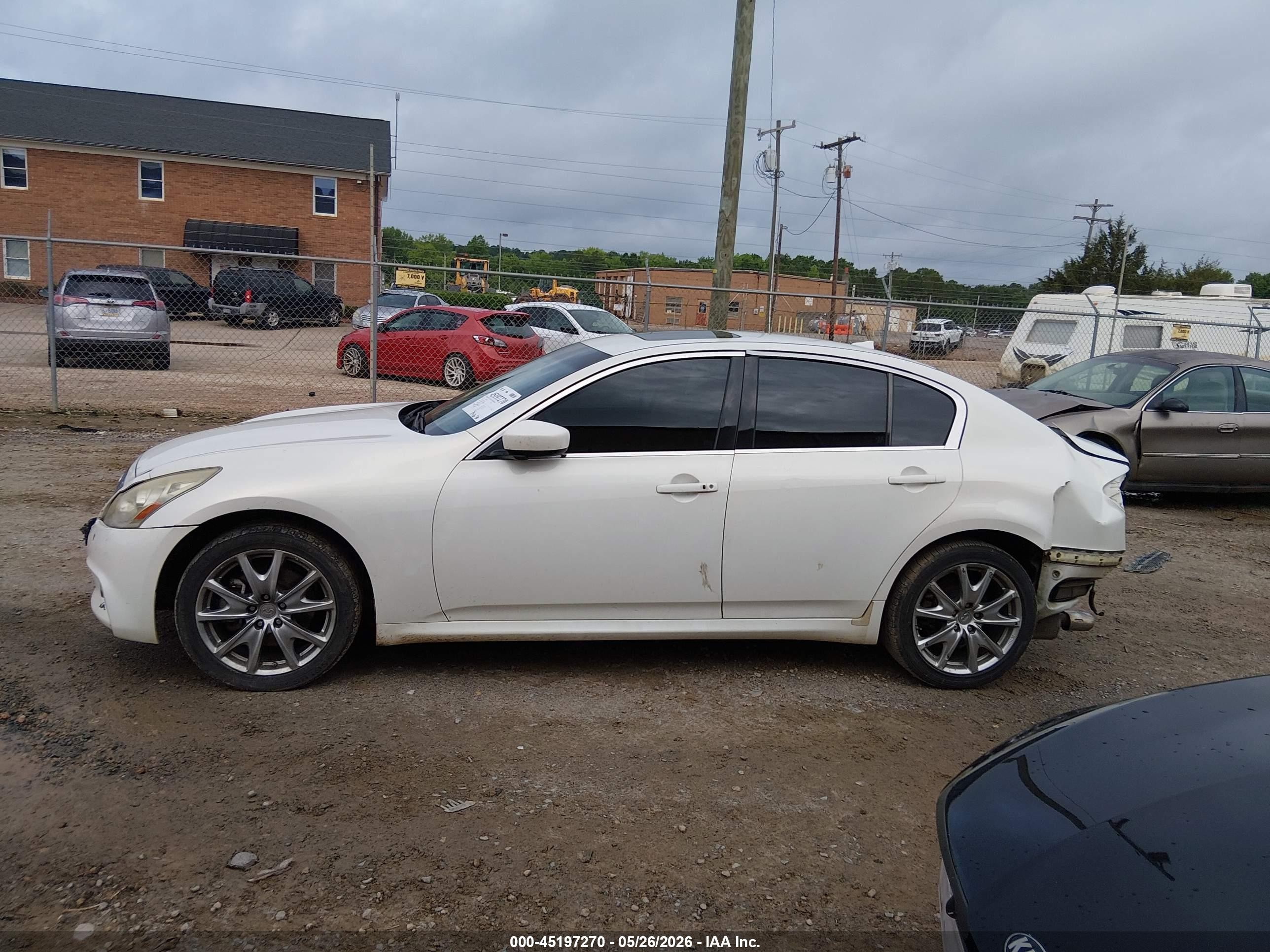 2013 Infiniti G37x   White vin: JN1CV6AR7DM756277