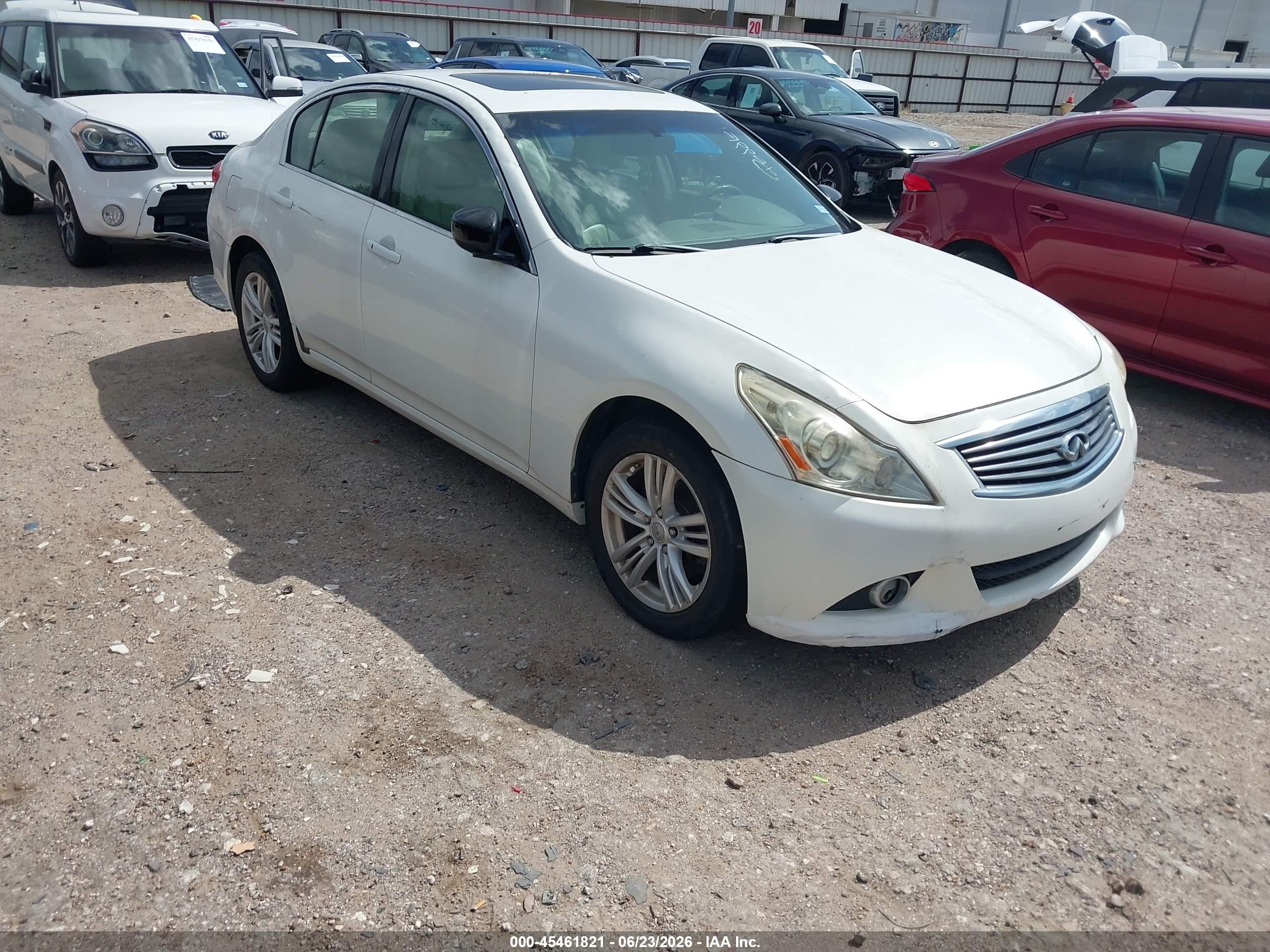 2013 Infiniti G37x   Белый vin: JN1CV6AR7DM757977