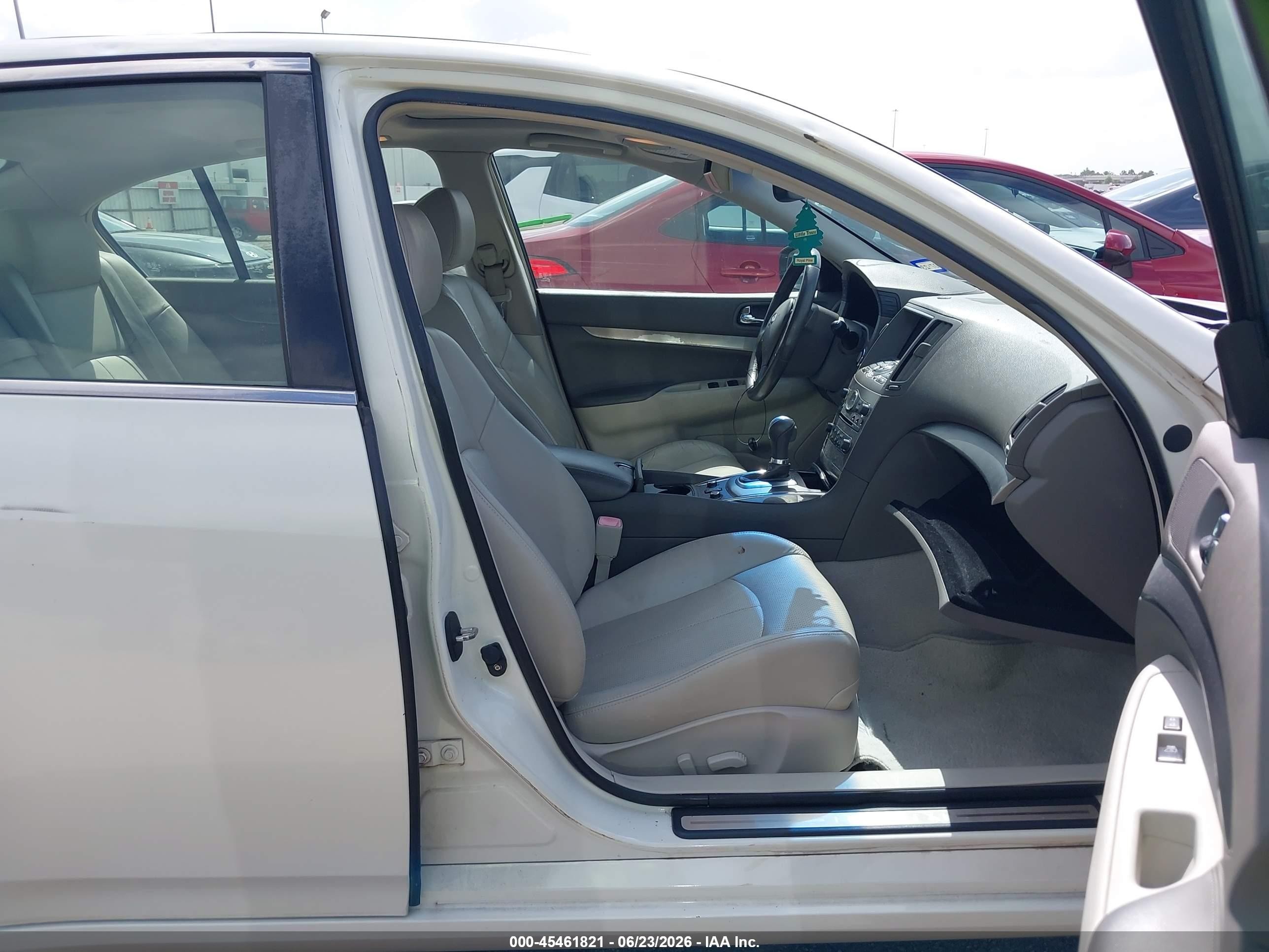 2013 Infiniti G37x   Белый vin: JN1CV6AR7DM757977