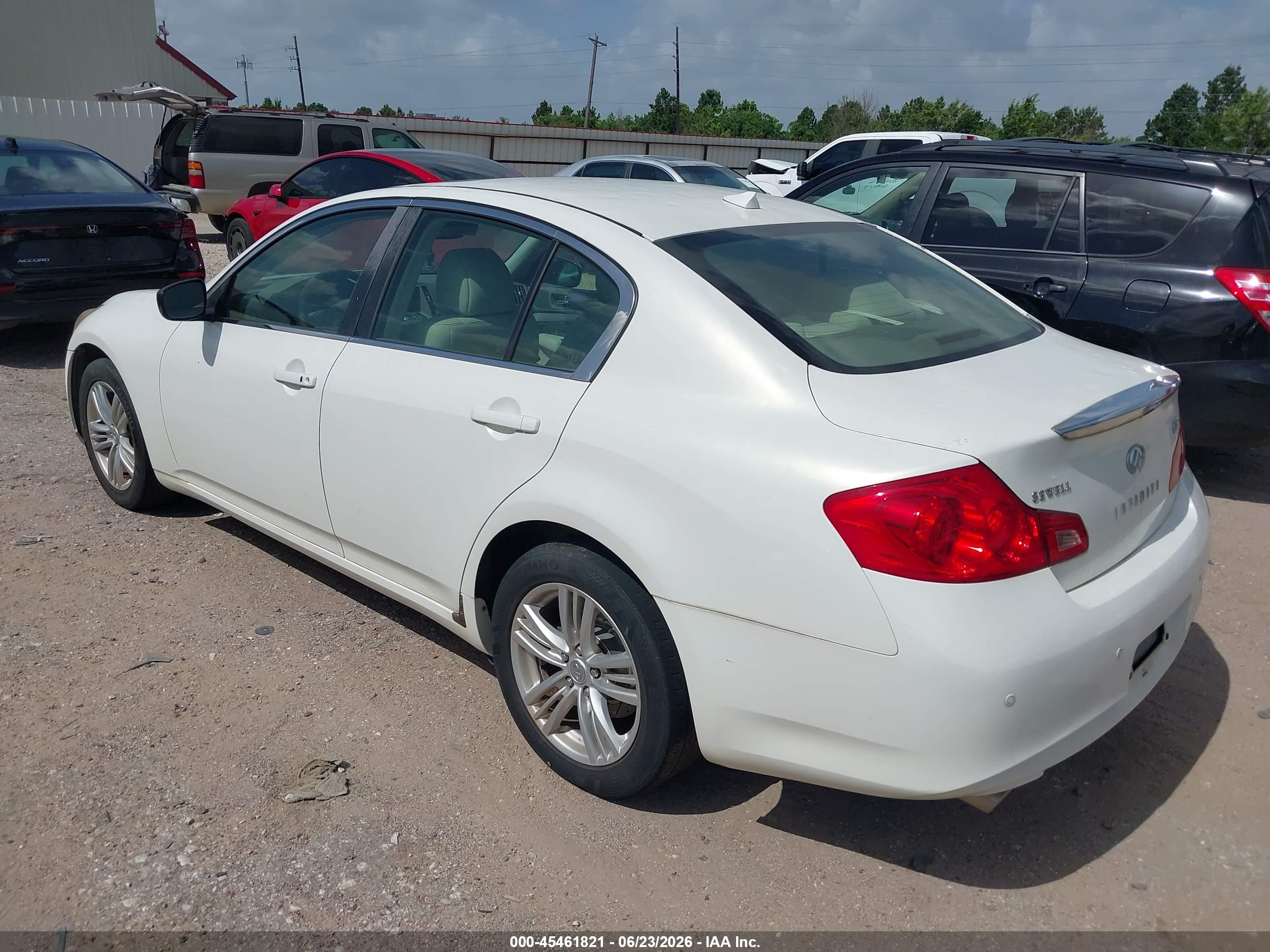 2013 Infiniti G37x   Белый vin: JN1CV6AR7DM757977