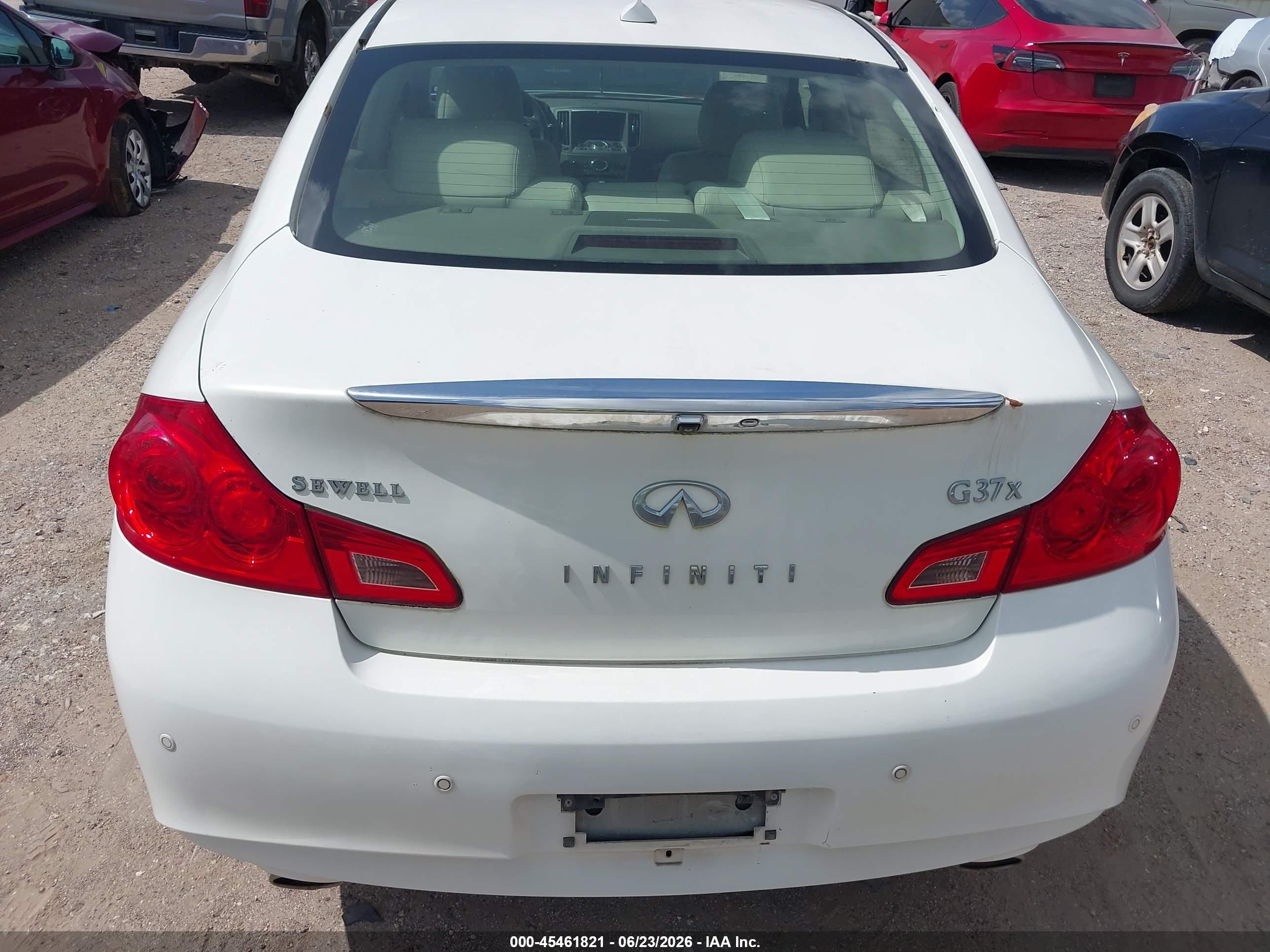 2013 Infiniti G37x   Белый vin: JN1CV6AR7DM757977