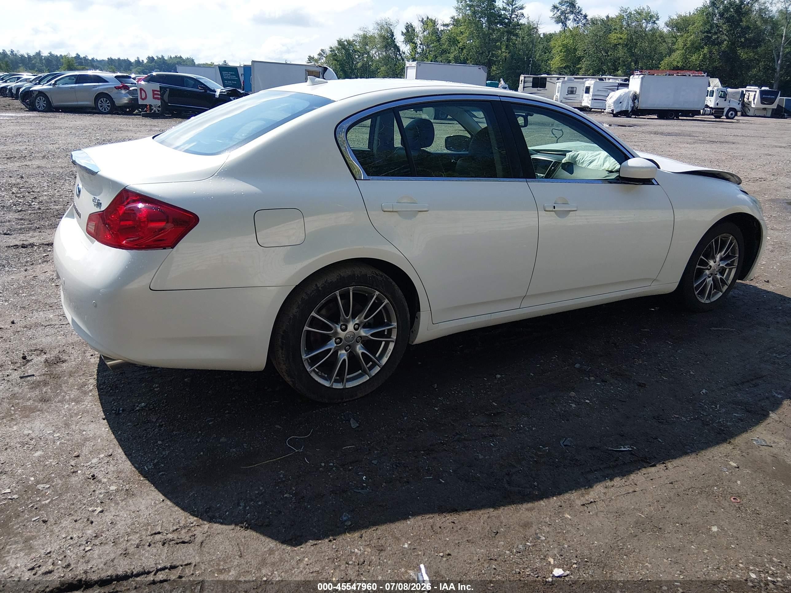2013 Infiniti G37x   White vin: JN1CV6AR7DM758336
