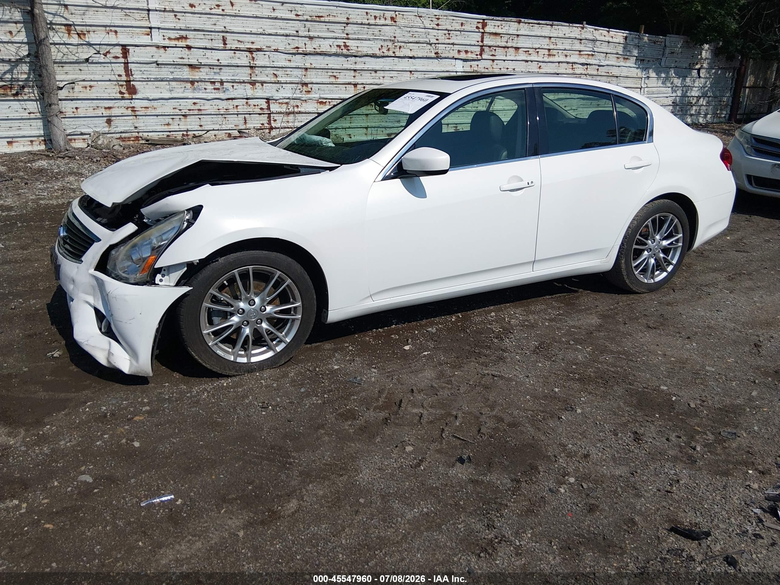 2013 Infiniti G37x   White vin: JN1CV6AR7DM758336