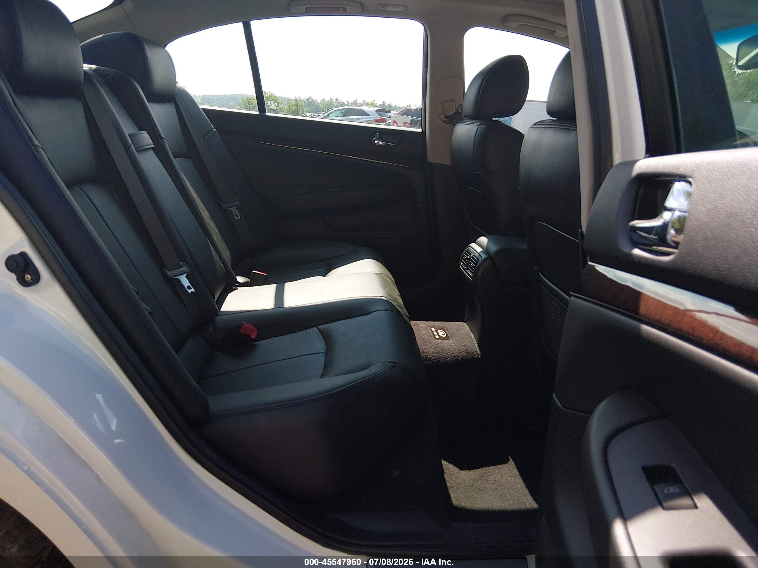 2013 Infiniti G37x   White vin: JN1CV6AR7DM758336
