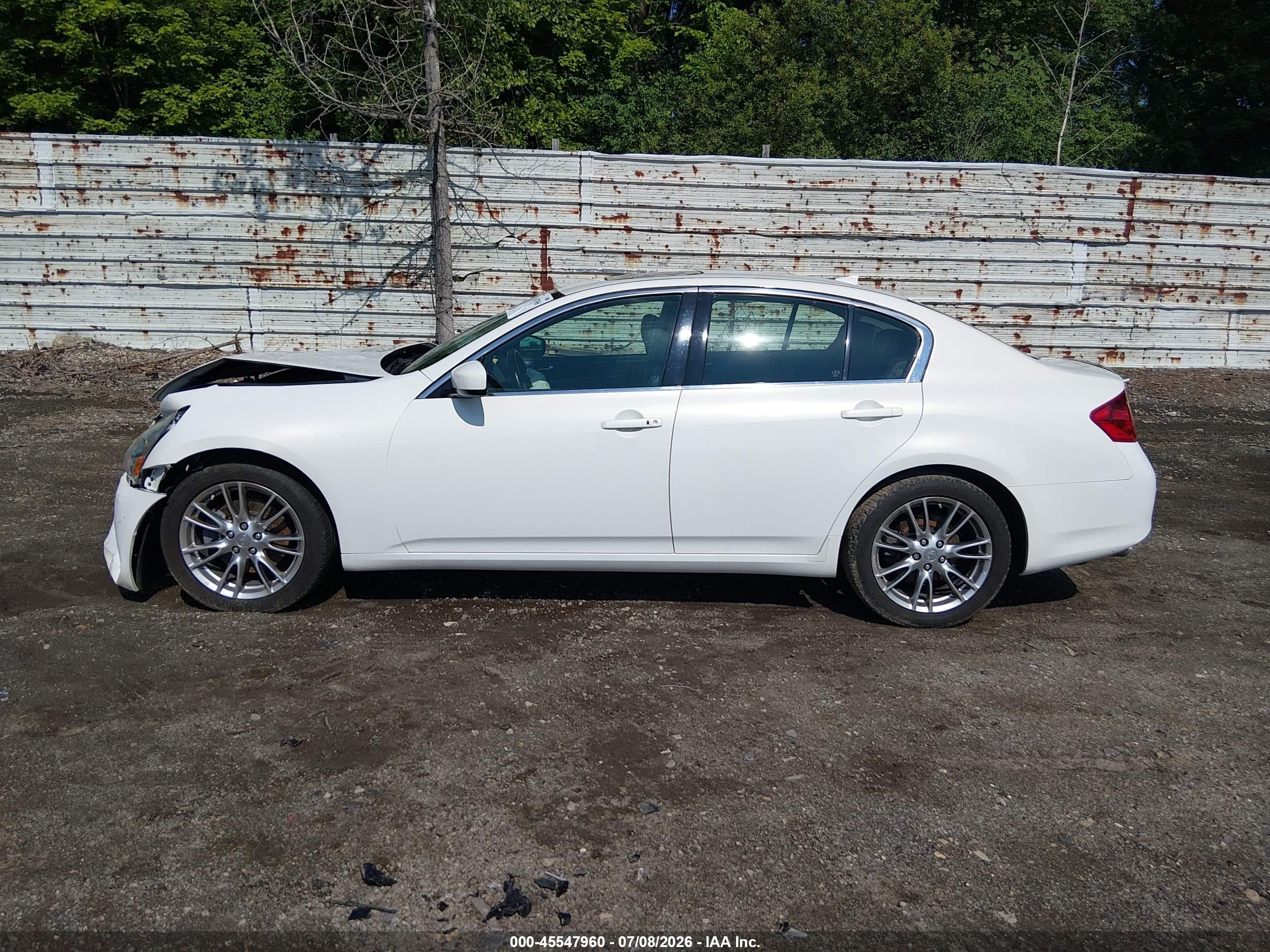 2013 Infiniti G37x   White vin: JN1CV6AR7DM758336