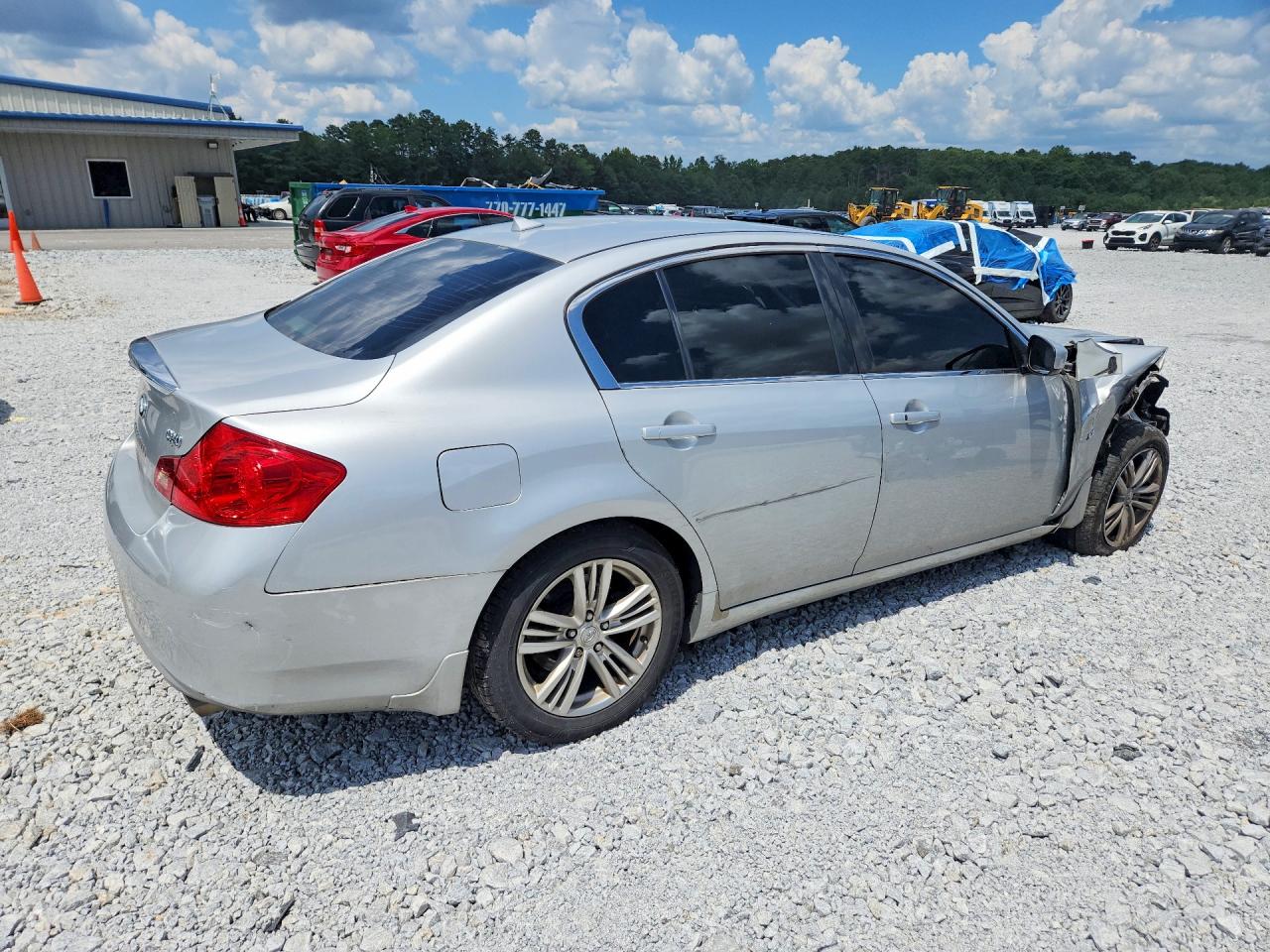 2015 Infiniti Q40 Base Серебряный vin: JN1CV6AR7FM524362