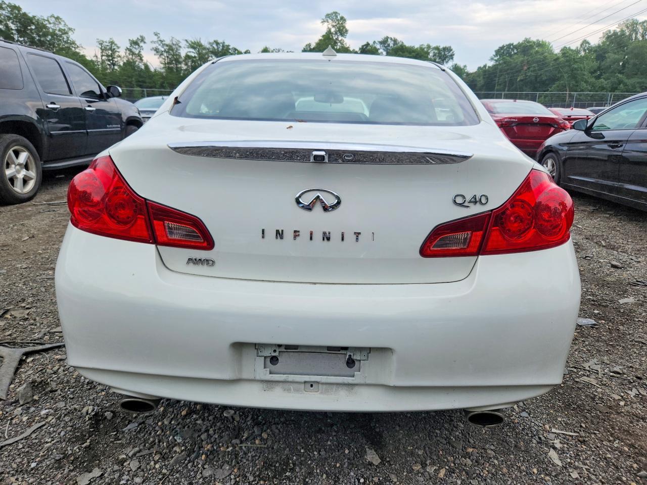 2015 Infiniti Q40 Base White vin: JN1CV6AR7FM650057
