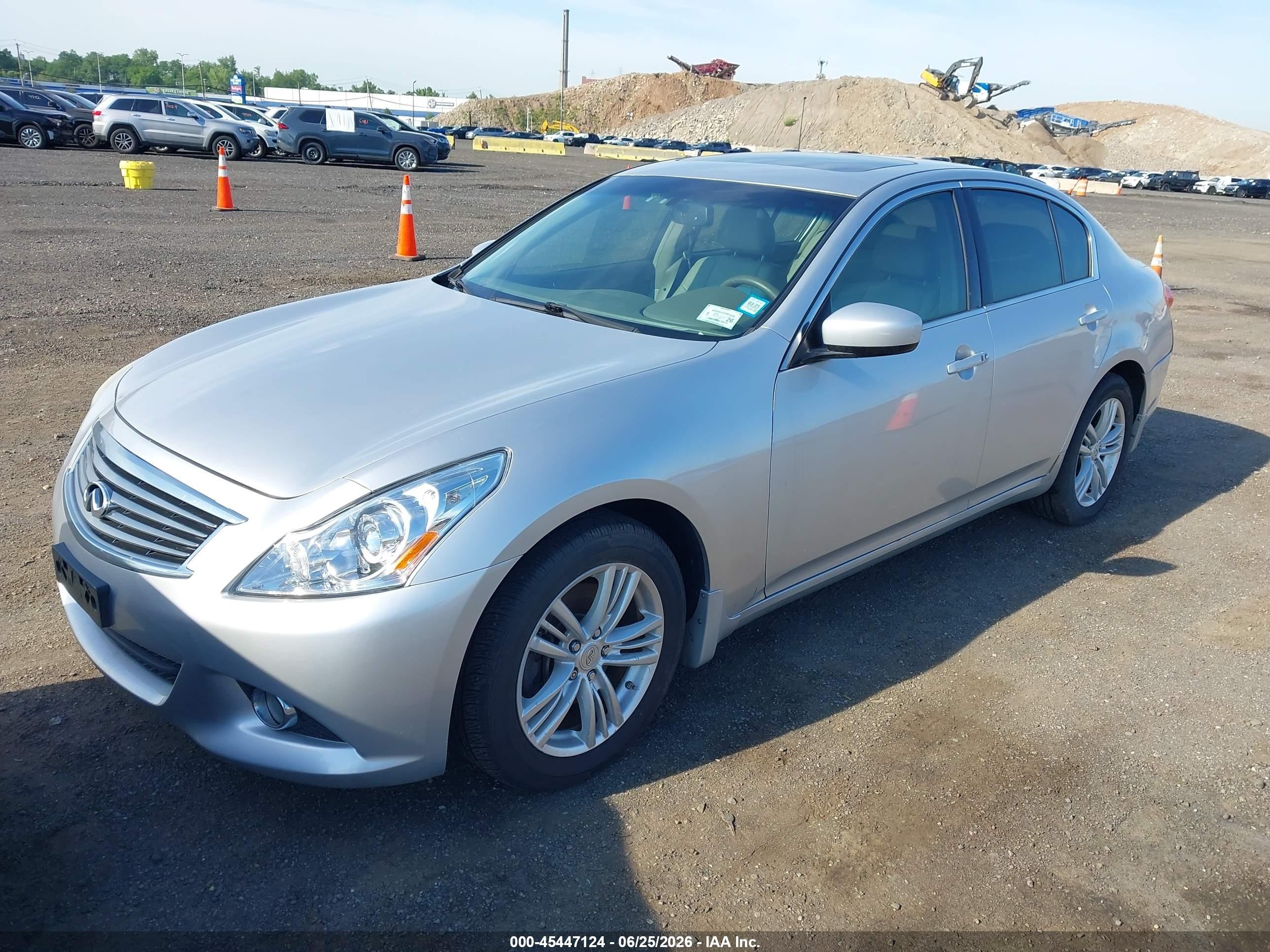2010 Infiniti G37x   Серебряный vin: JN1CV6AR8AM461023