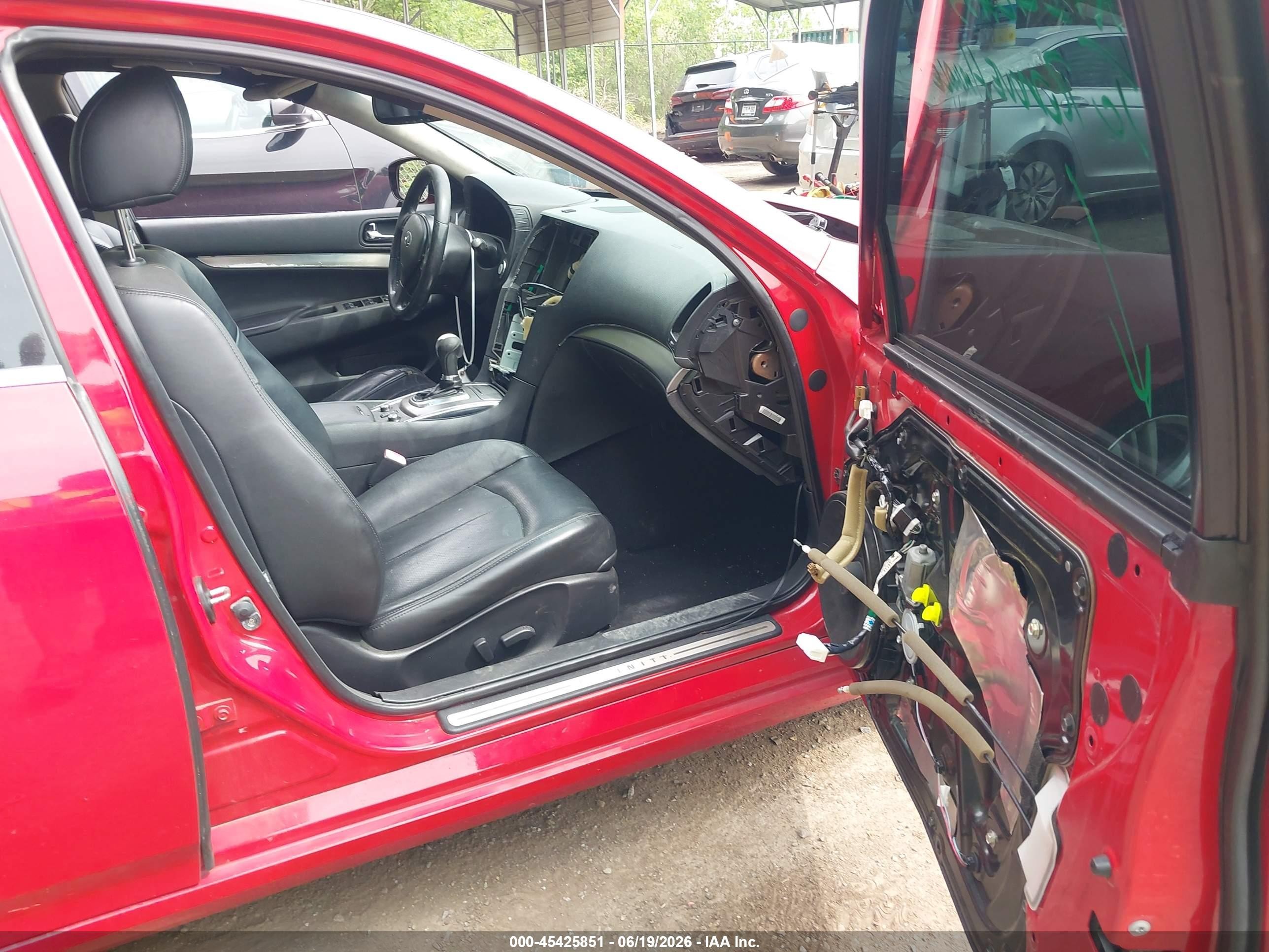 2013 Infiniti G37x   Красный vin: JN1CV6AR8DM352338