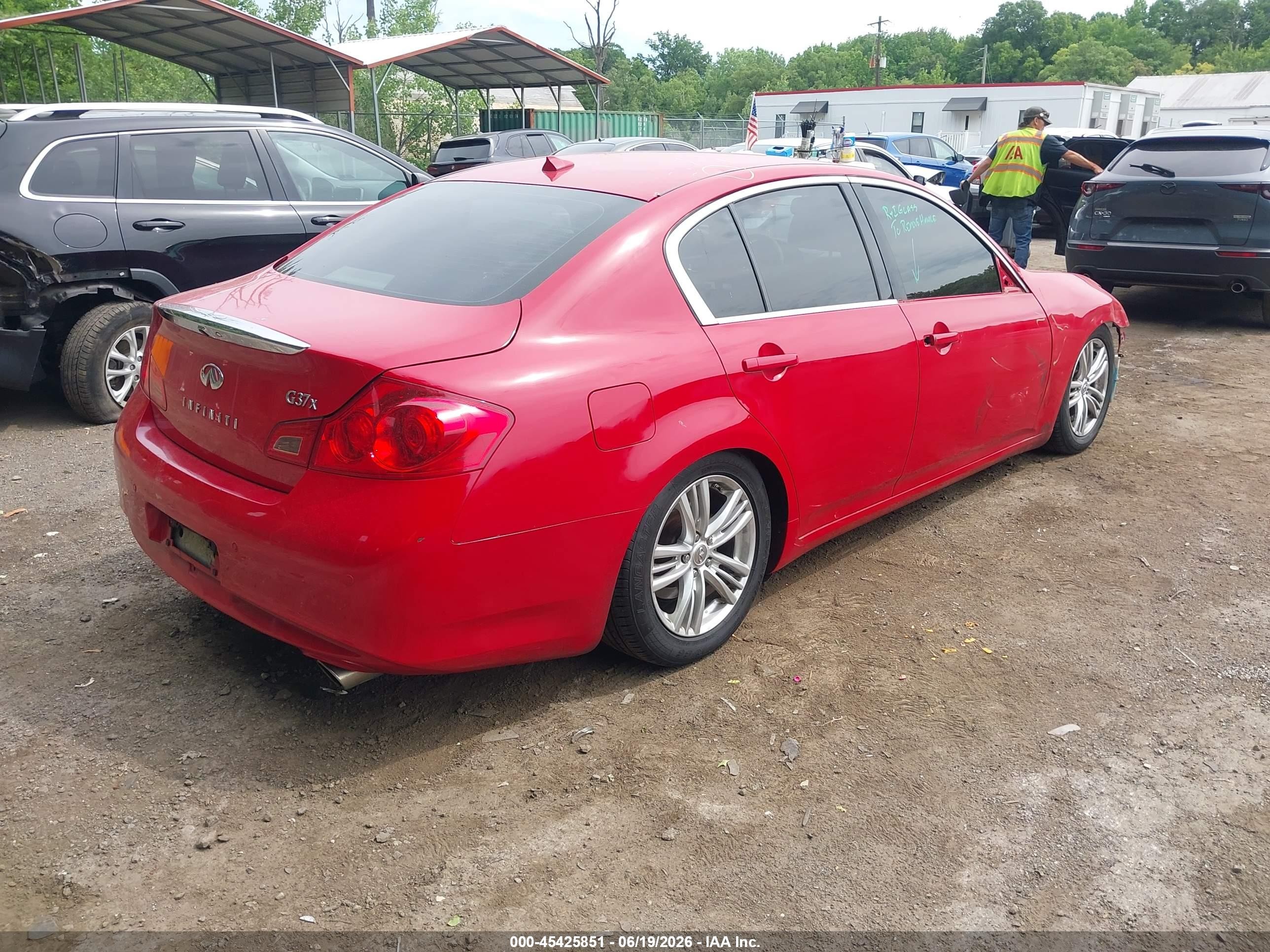 2013 Infiniti G37x   Красный vin: JN1CV6AR8DM352338