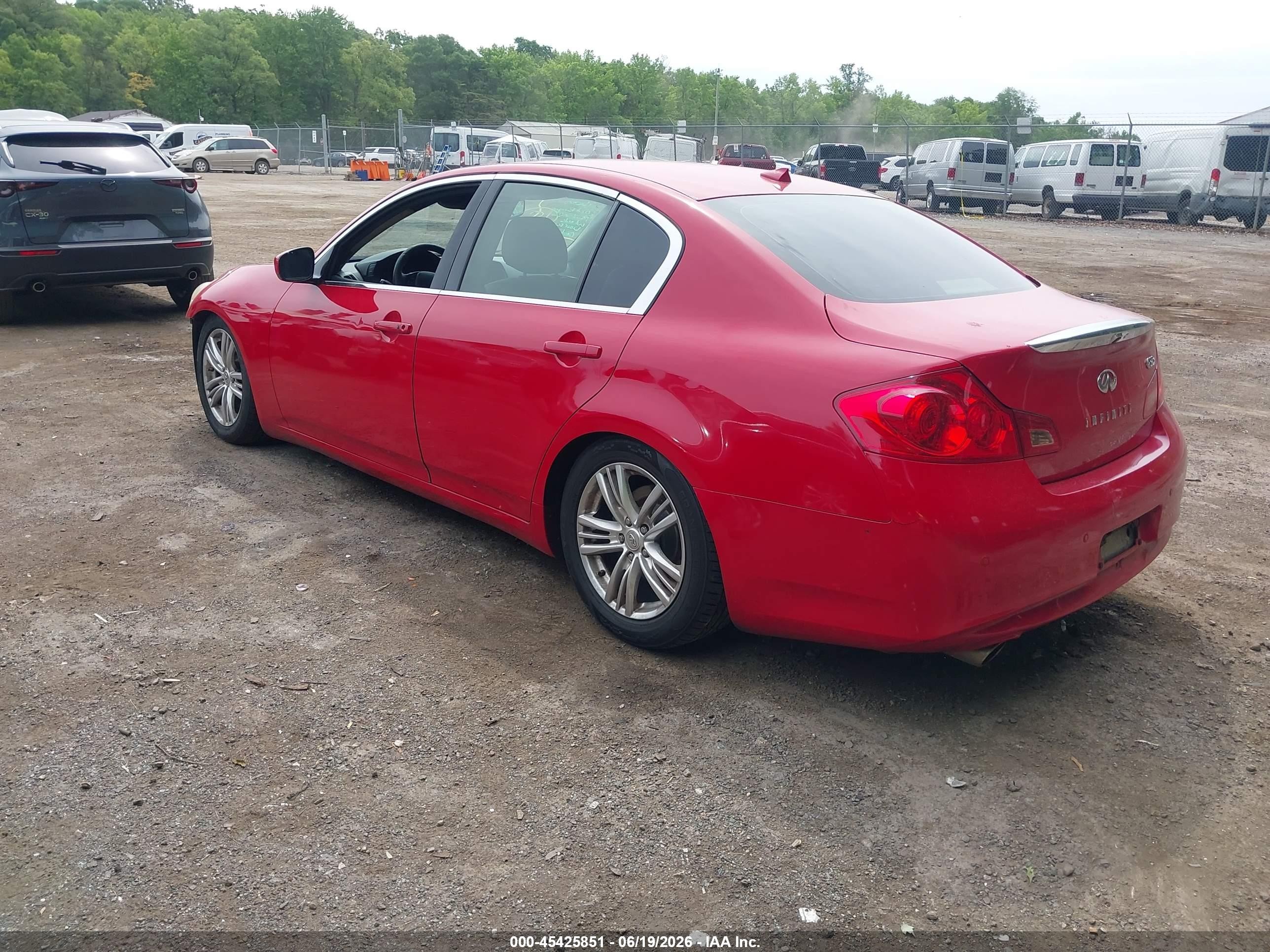 2013 Infiniti G37x   Красный vin: JN1CV6AR8DM352338